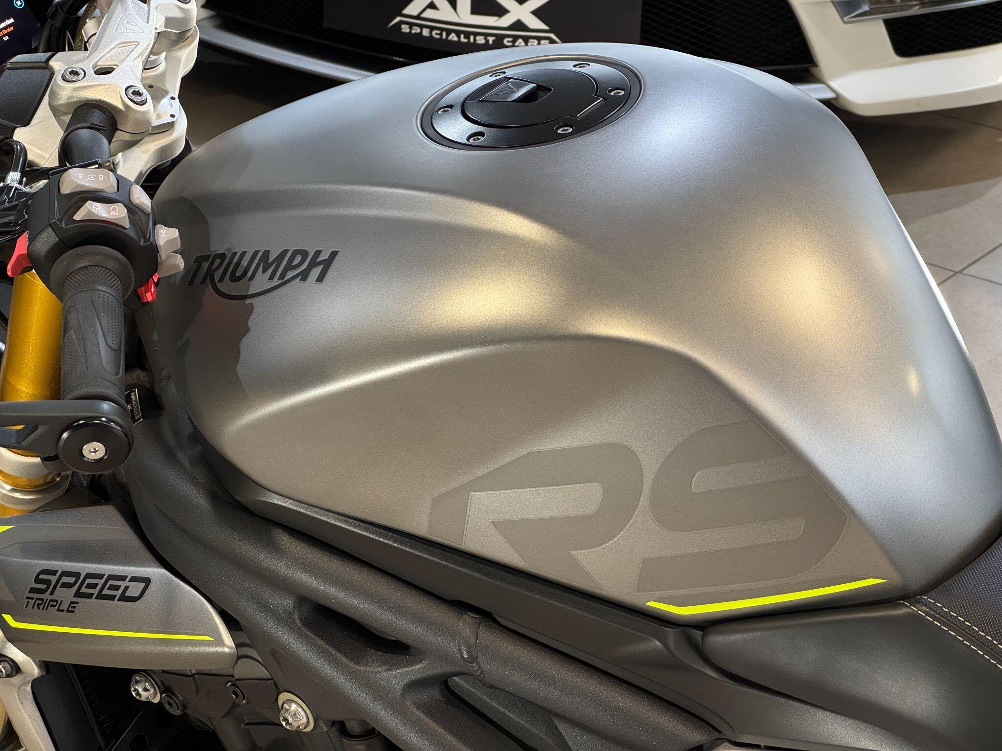 Triumph Speed Triple 1200 - Image 2