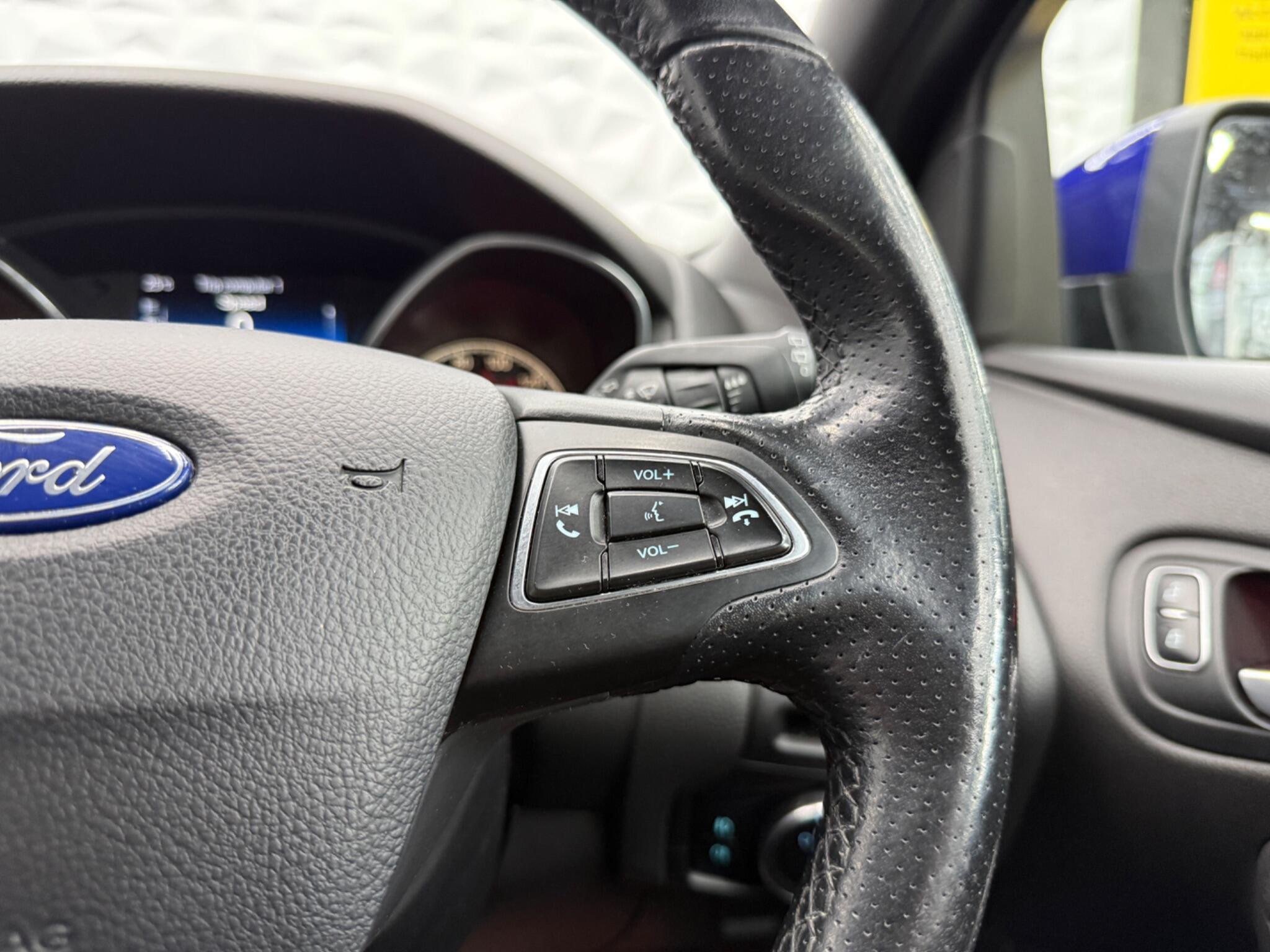 Ford Focus - Image 37