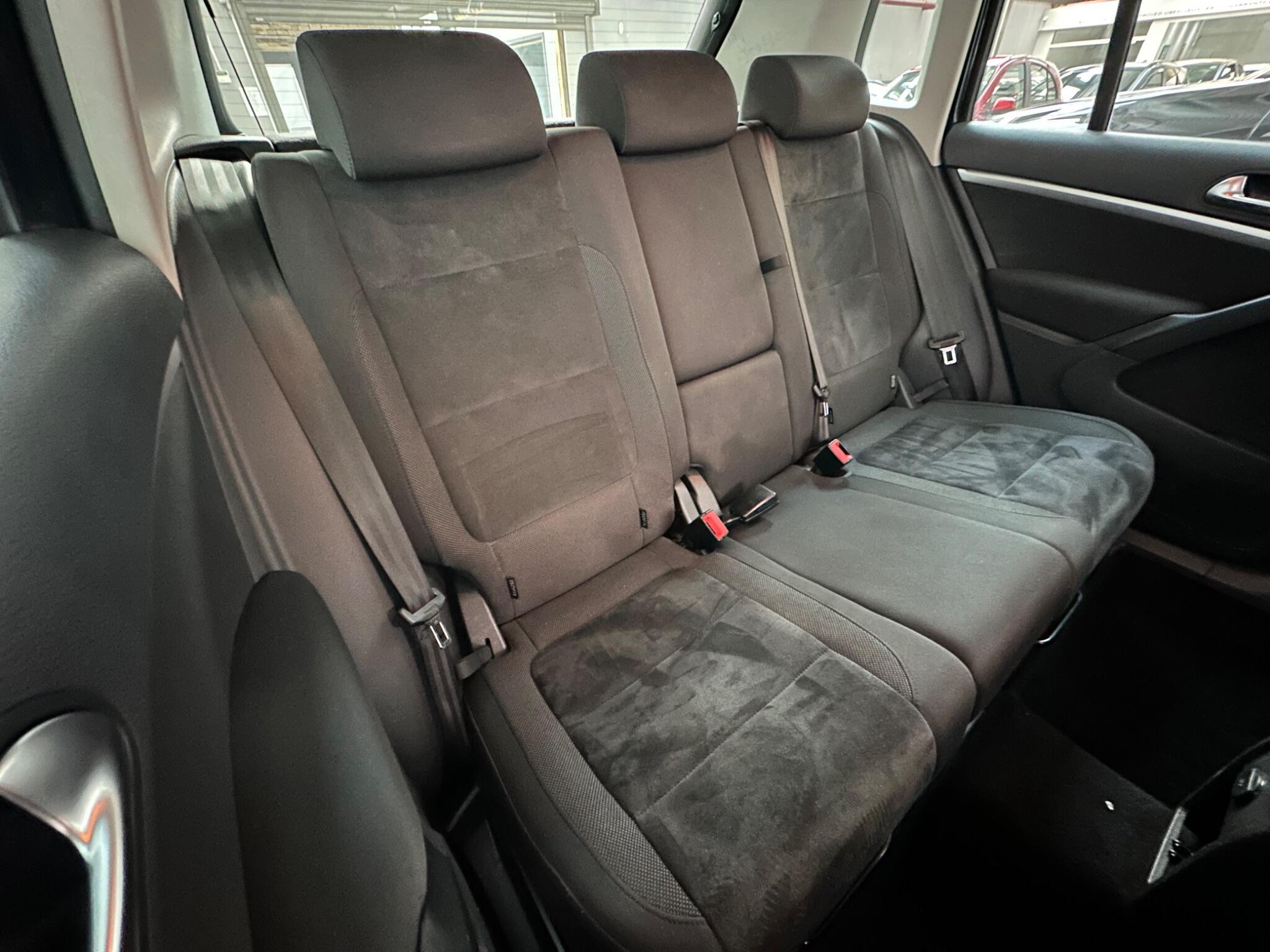 Volkswagen Tiguan - Image 12