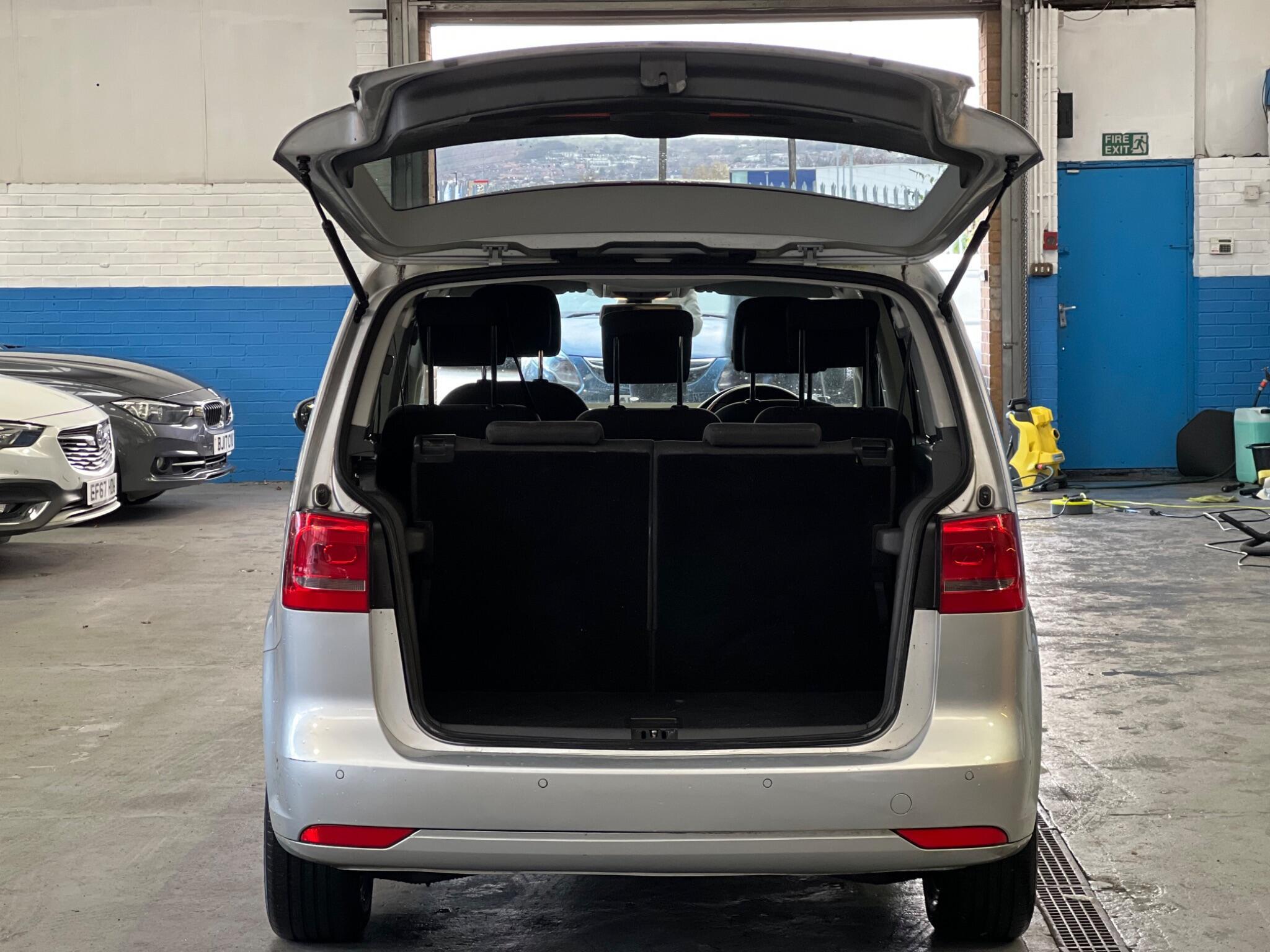 Volkswagen Touran - Image 28