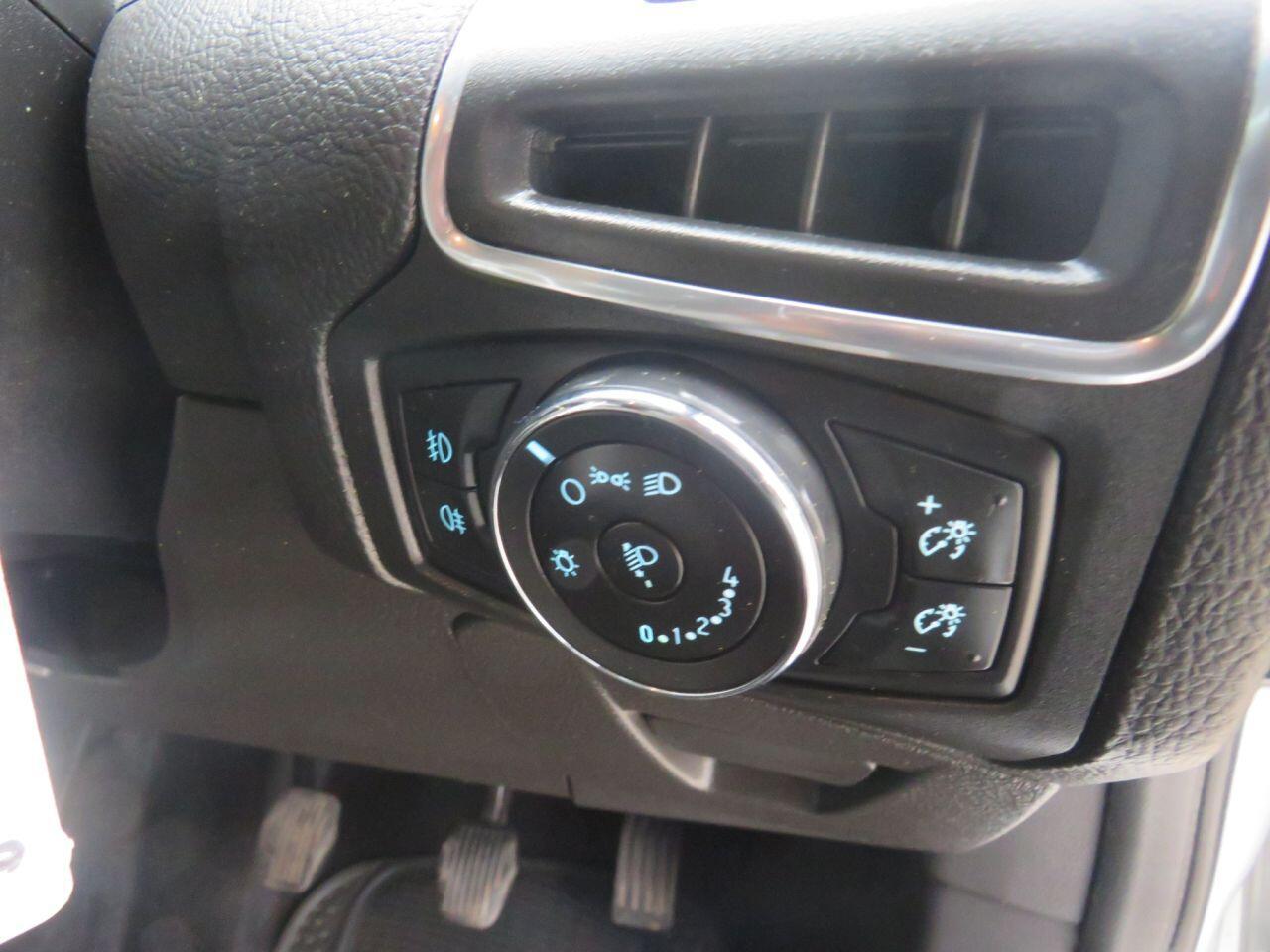 Ford Focus - Image 19