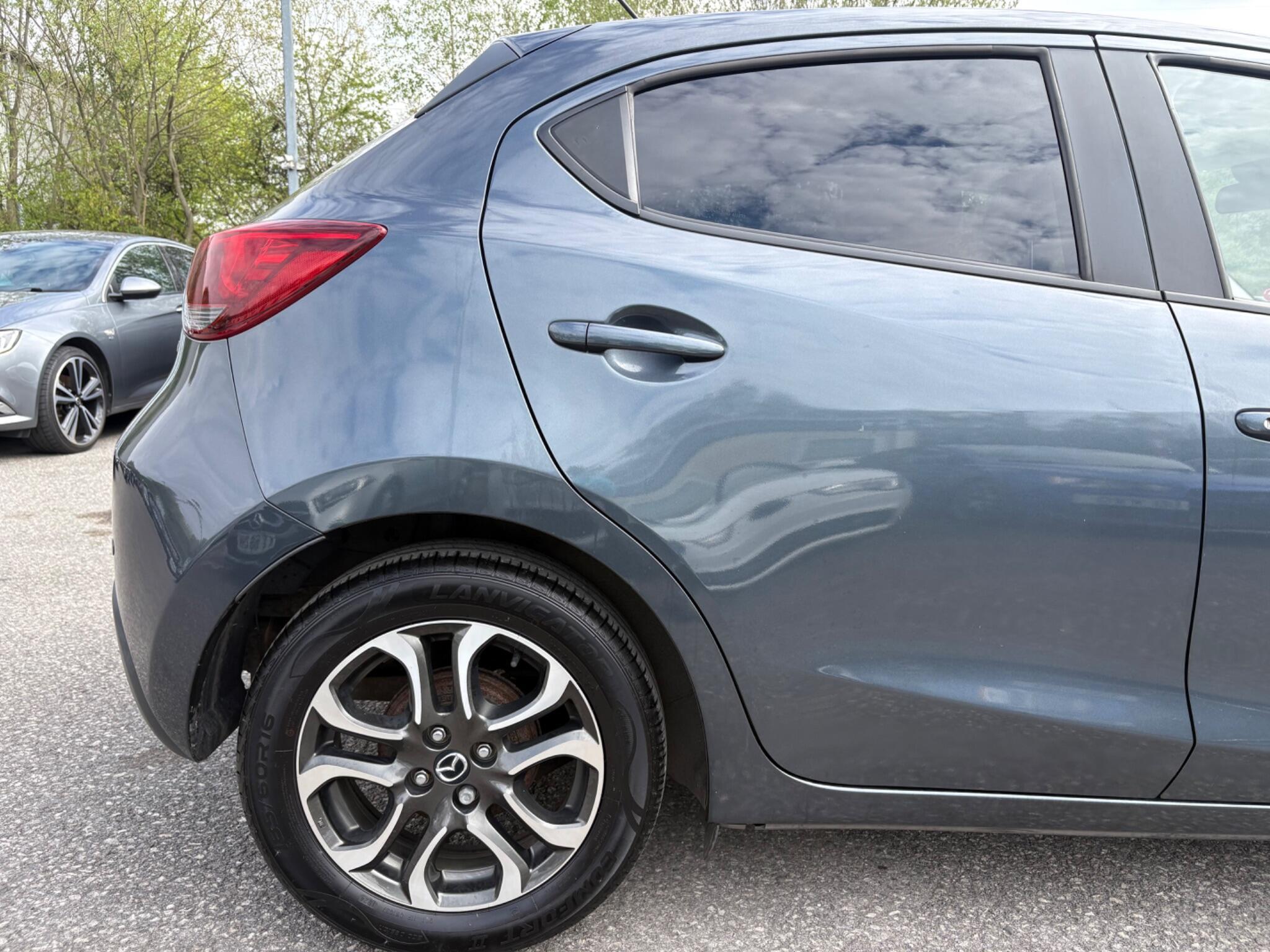 Mazda MAZDA2 - Image 24