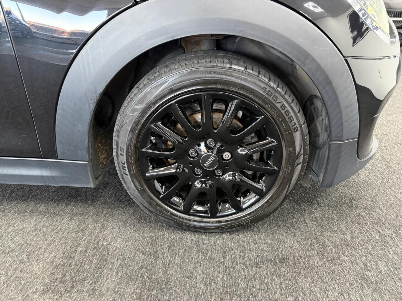 MINI Hatch - Image 11