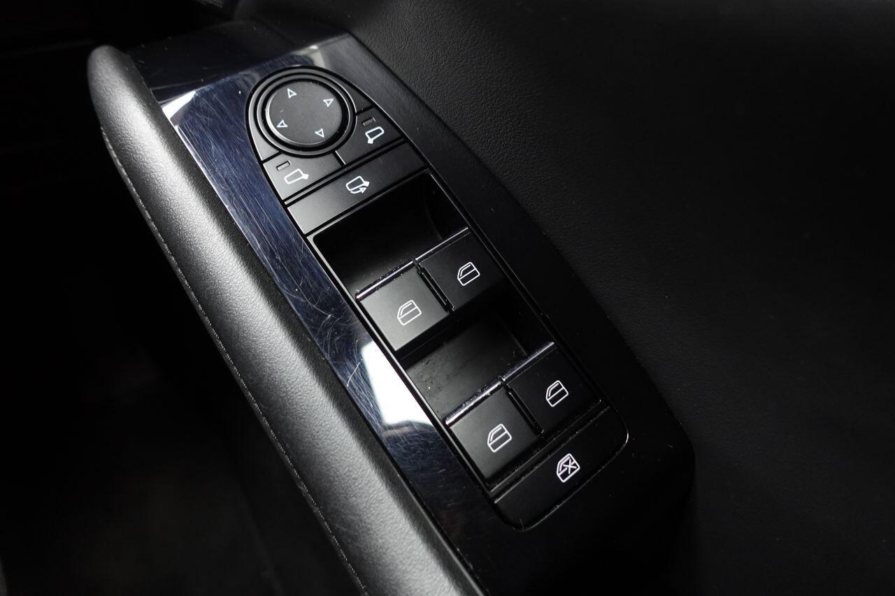 Mazda MAZDA3 - Image 50