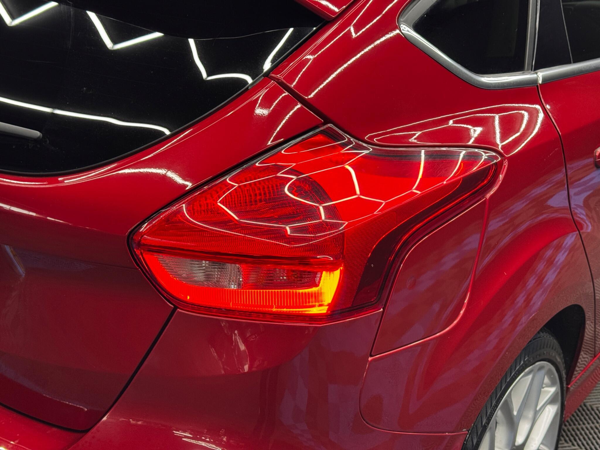 Ford Focus - Image 39