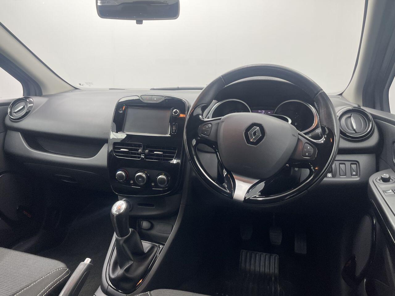 Renault Clio - Image 35