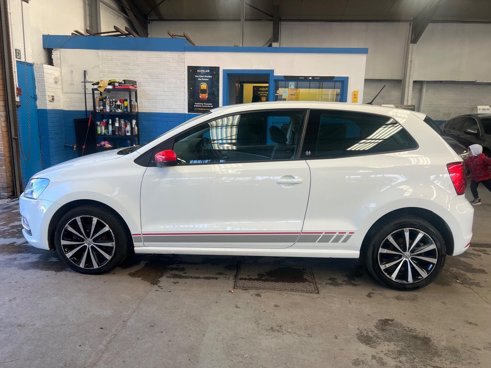 Volkswagen Polo - Image 8