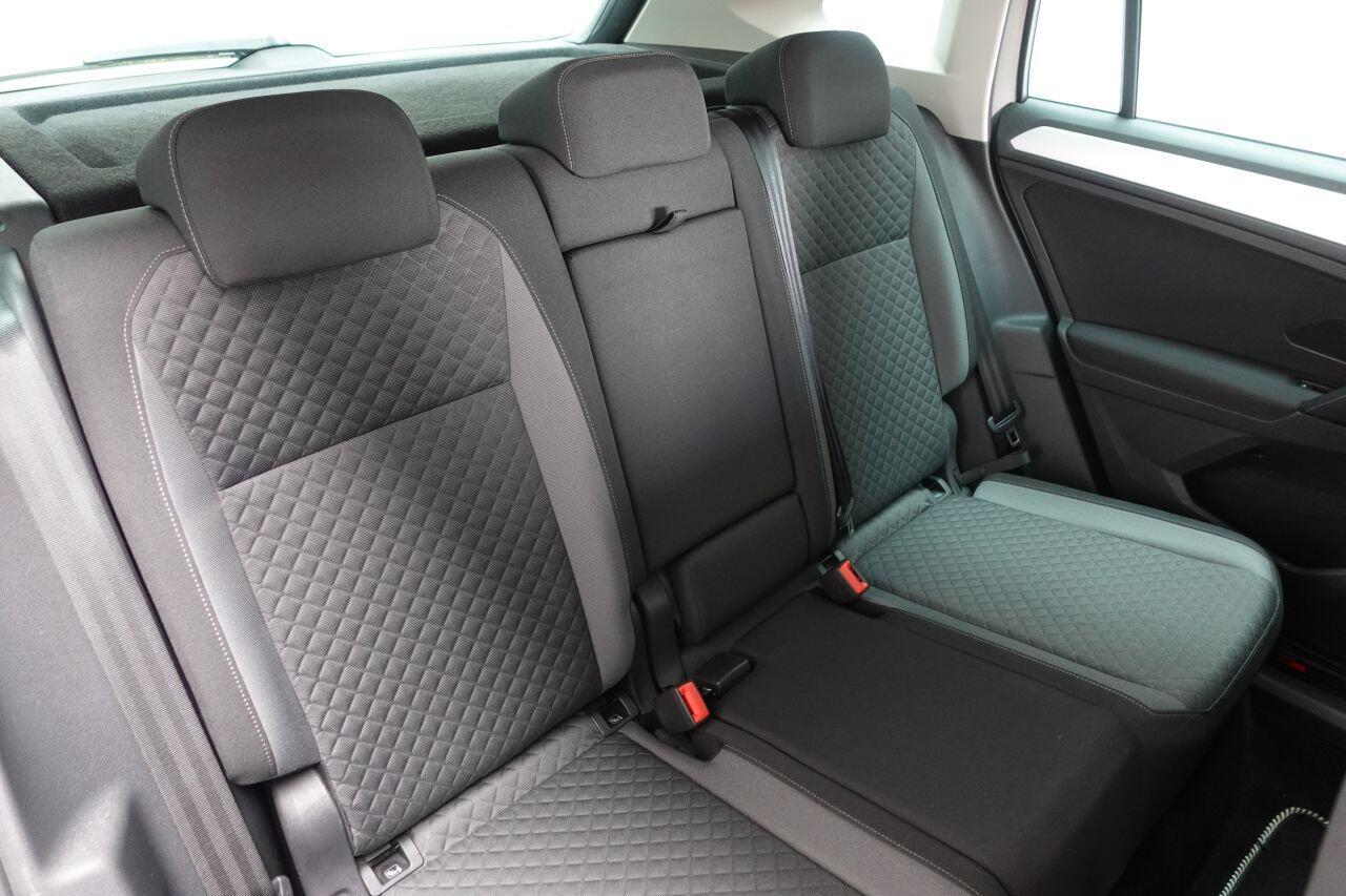 Volkswagen Tiguan - Image 18
