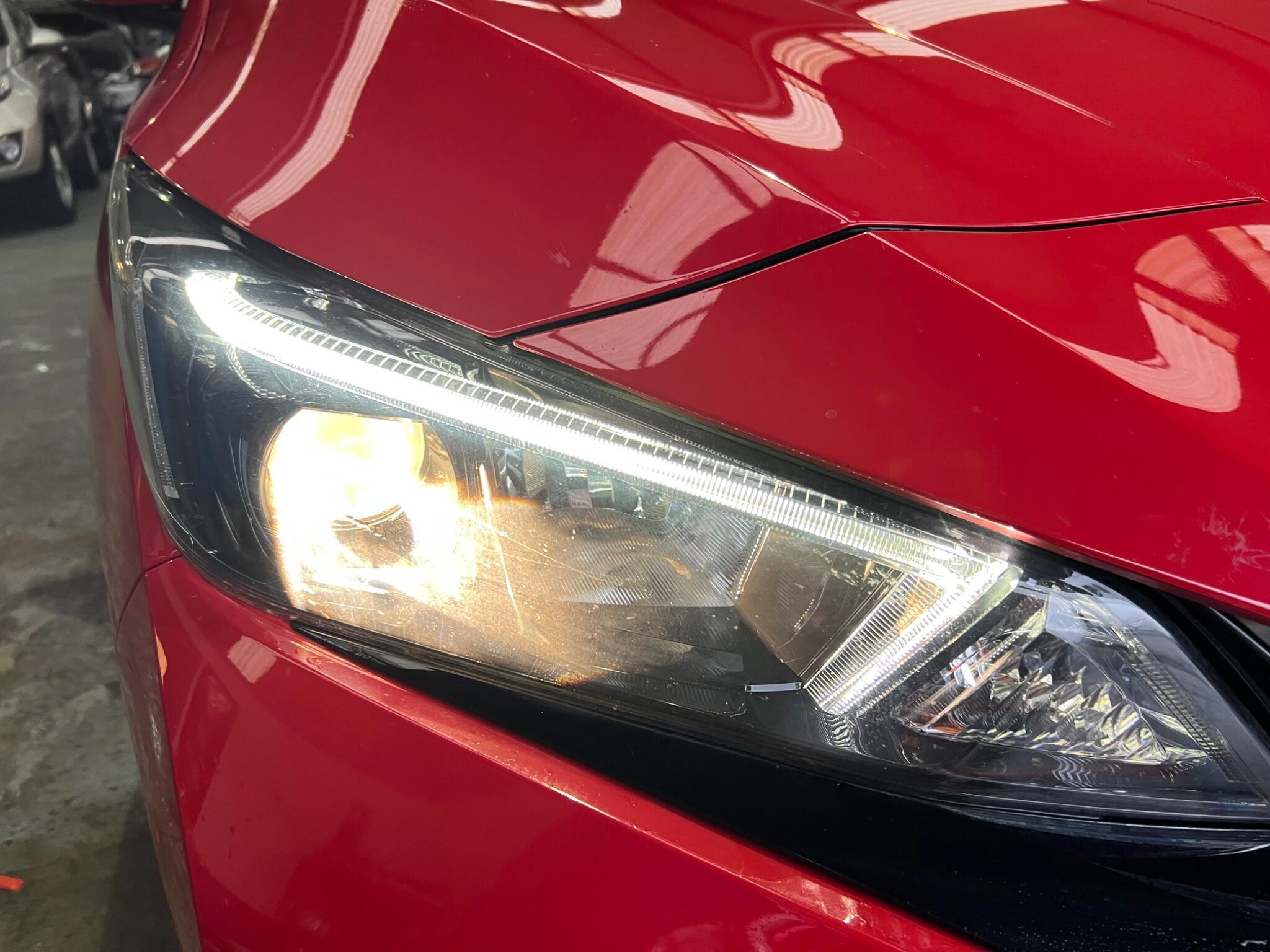 Nissan Leaf - Image 32