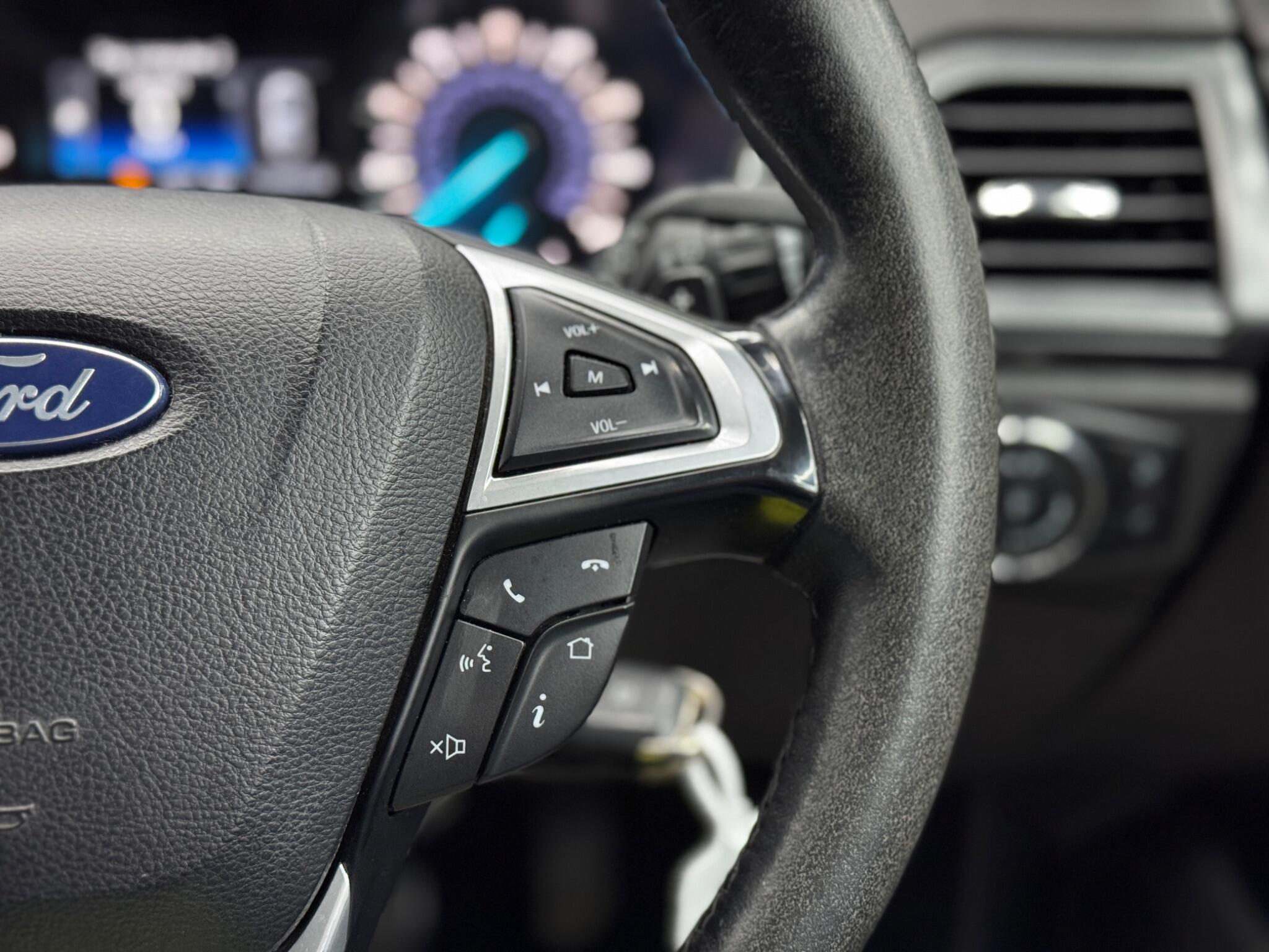 Ford Mondeo - Image 21