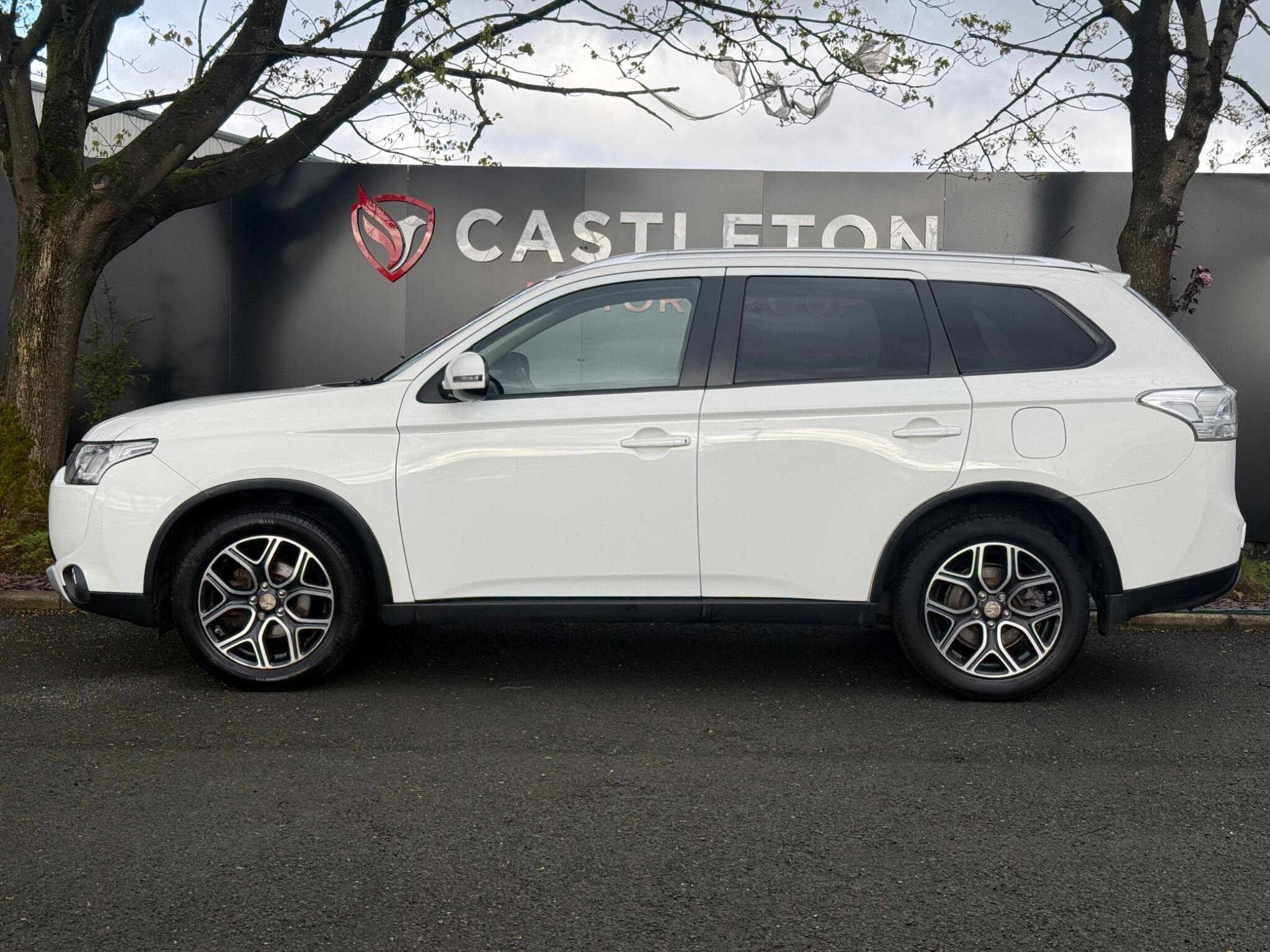 Mitsubishi Outlander - Image 8