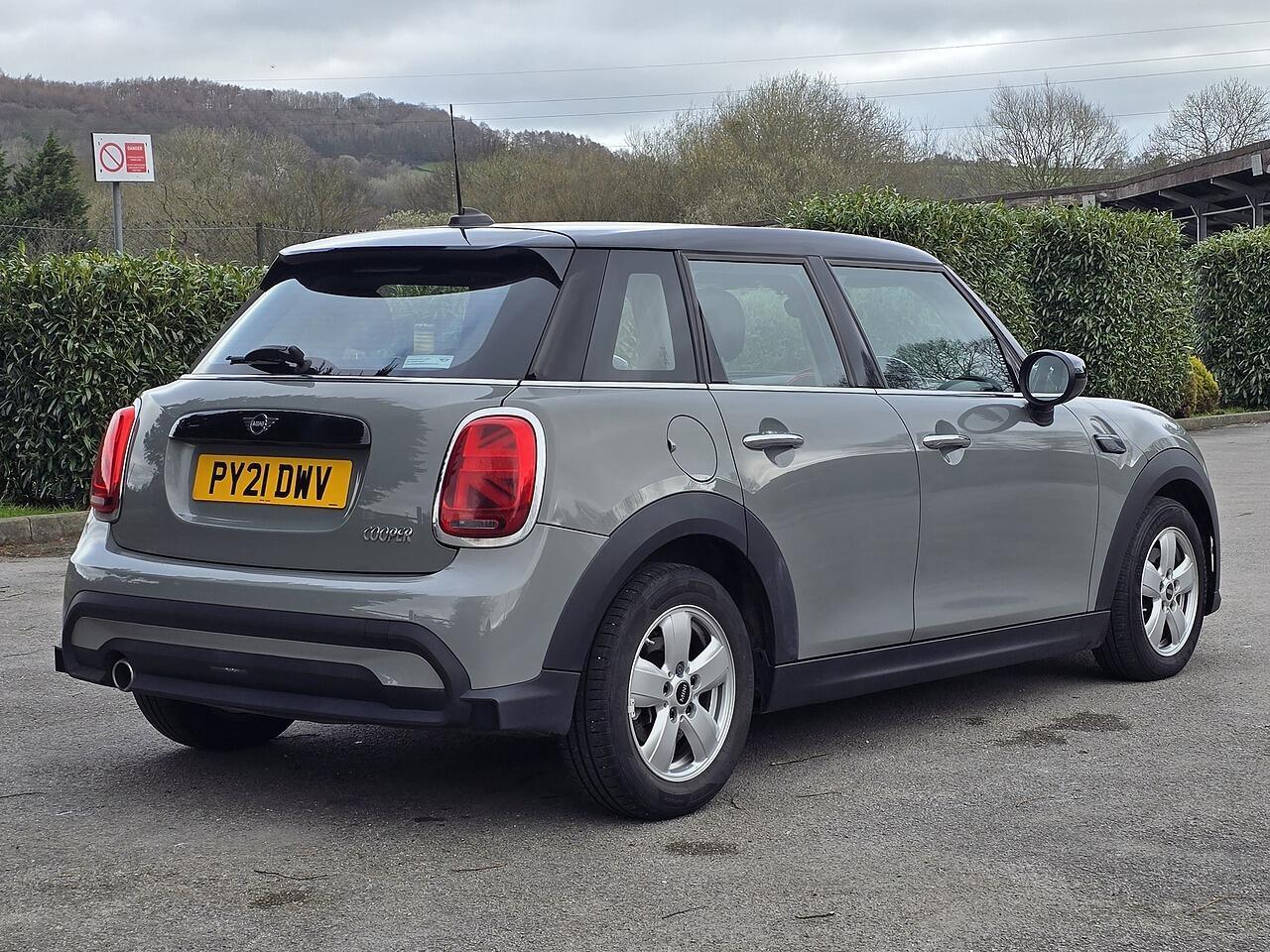 MINI Hatch - Image 25