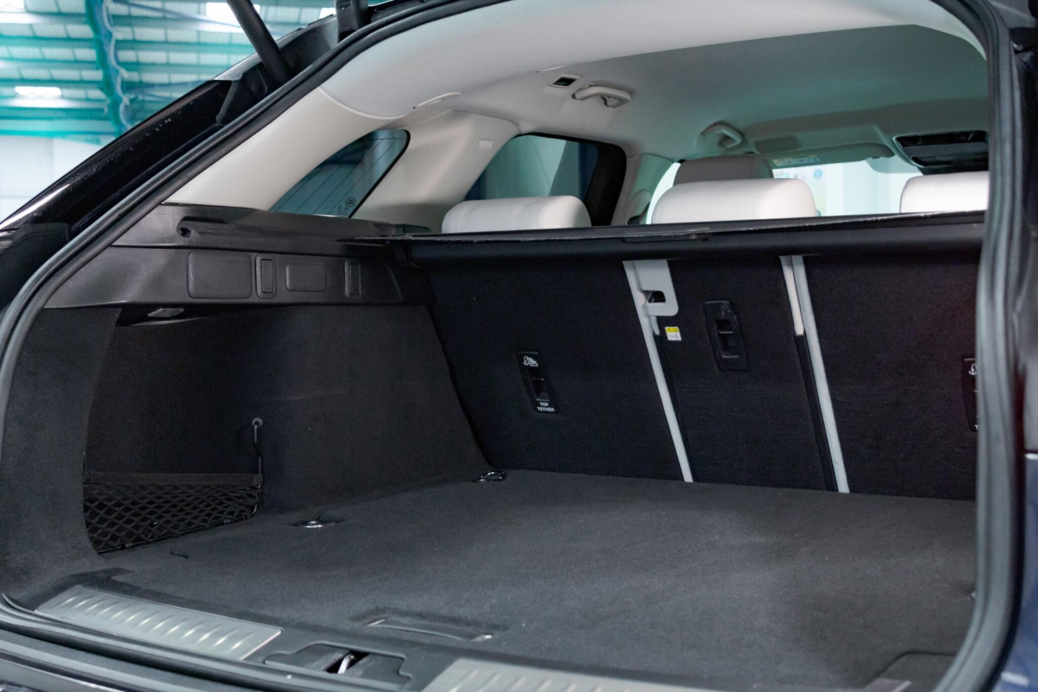 Land Rover Range Rover Velar - Image 18