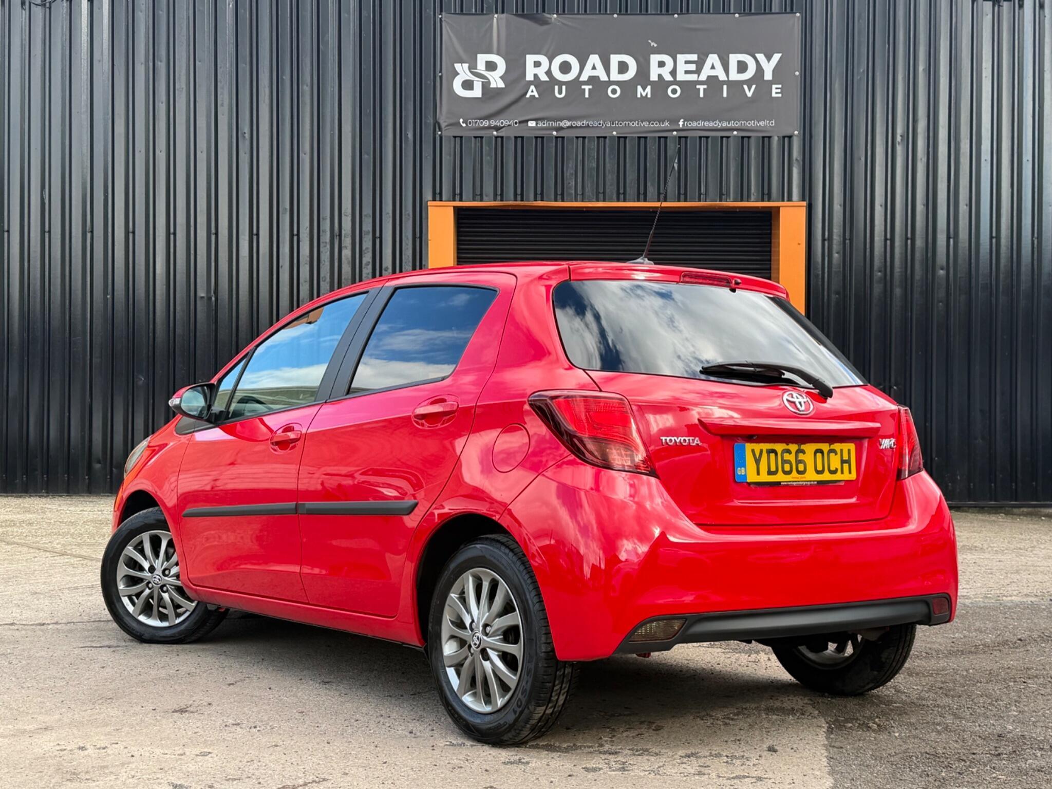 Toyota Yaris - Image 5