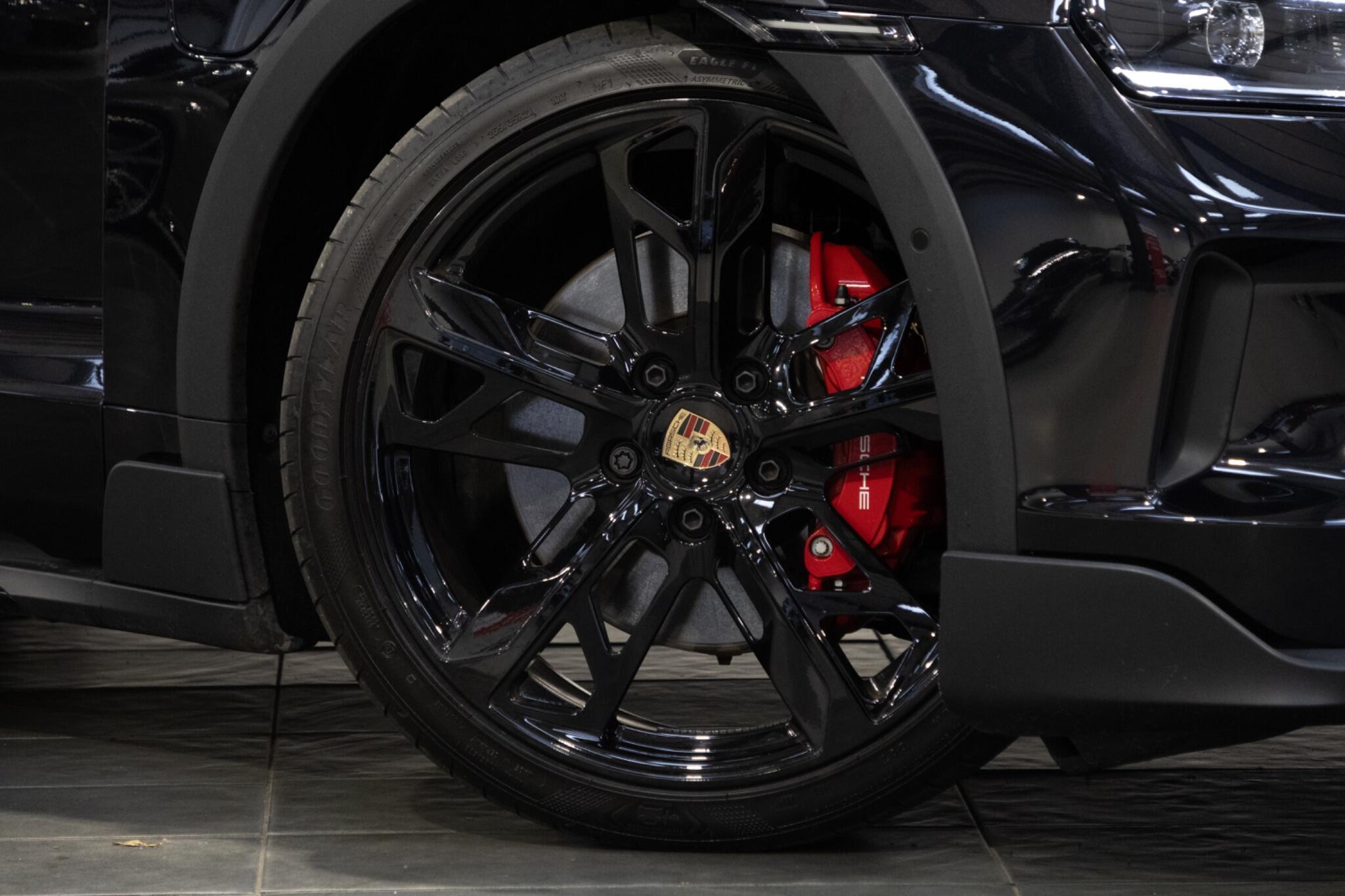 Porsche Taycan - Image 3