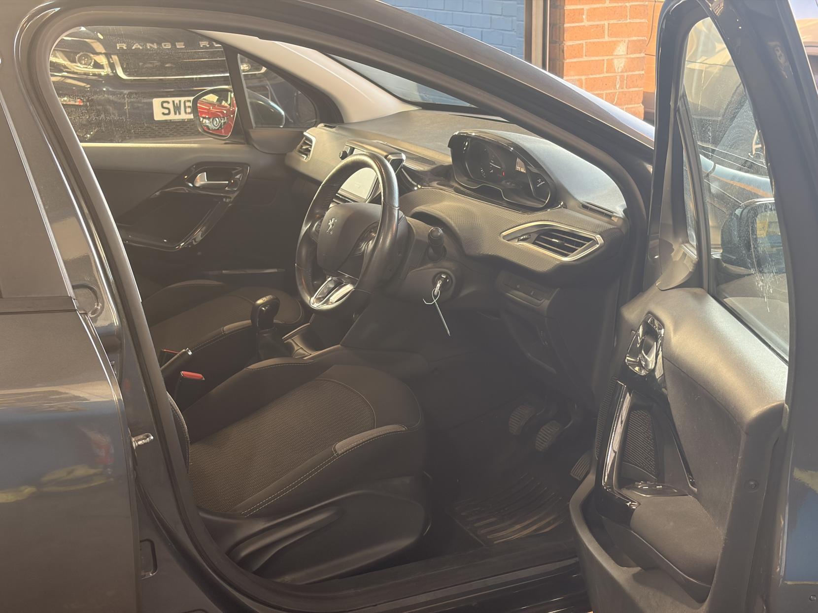 Peugeot 208 - Image 20