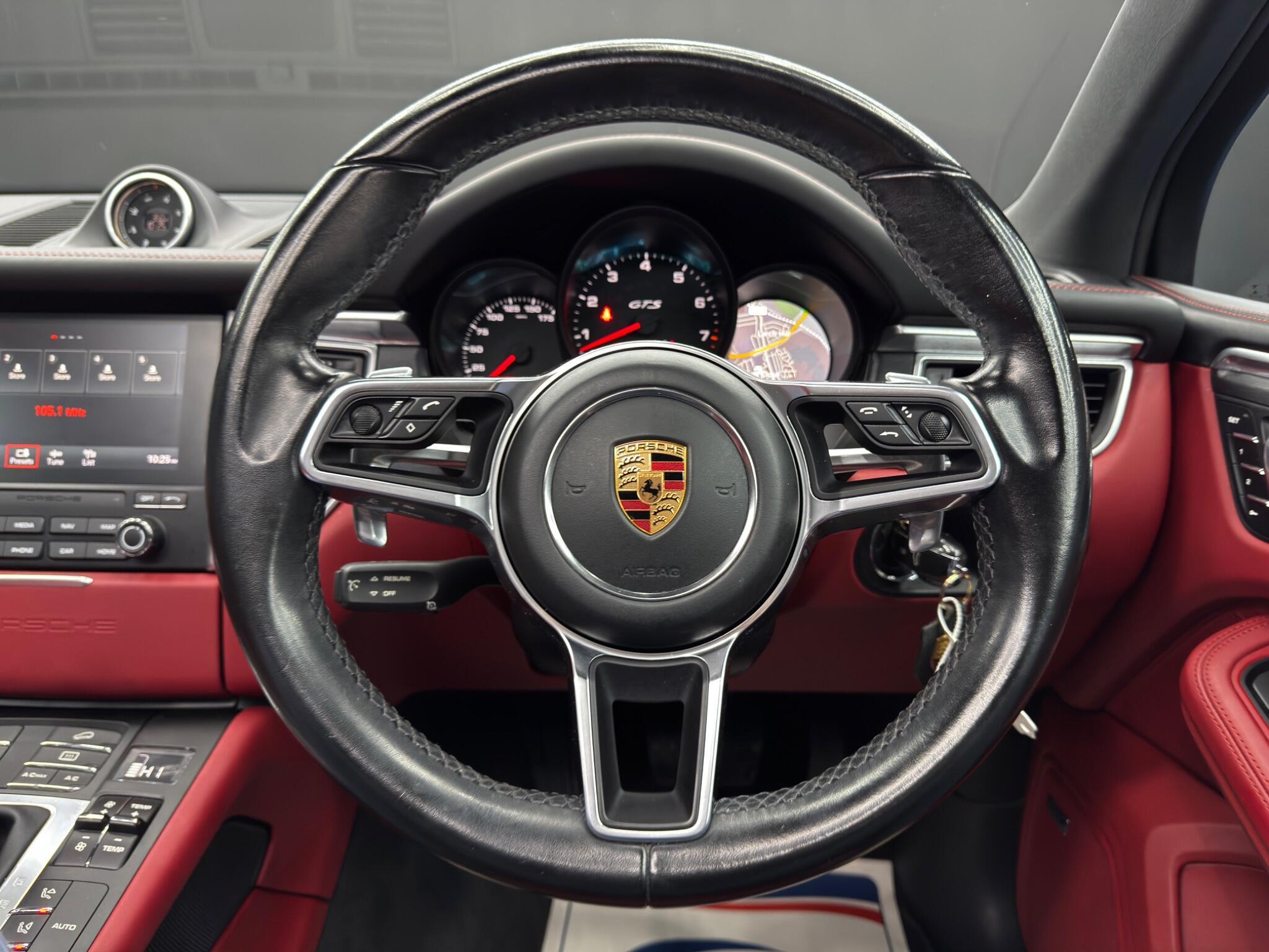 Porsche Macan - Image 19