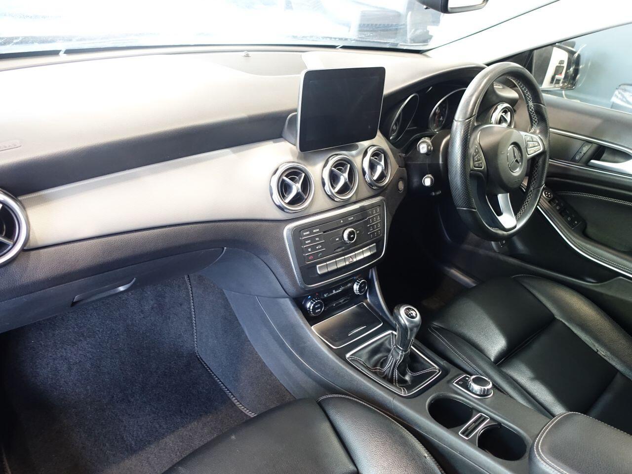 Mercedes-benz GLA - Image 11