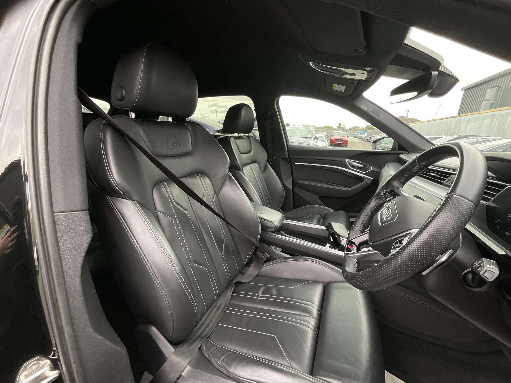 Audi E-Tron - Image 9