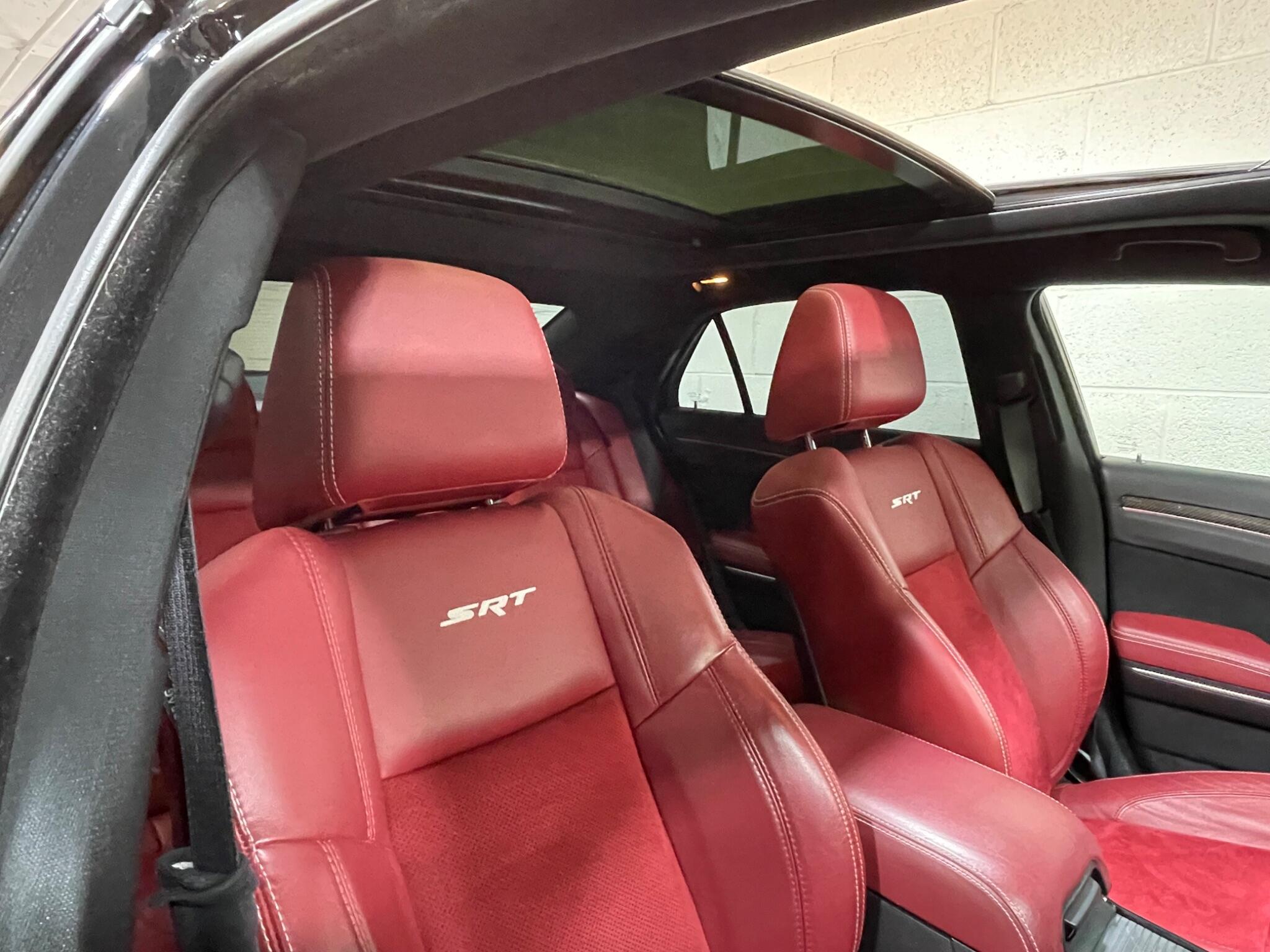 Chrysler 300C - Image 8