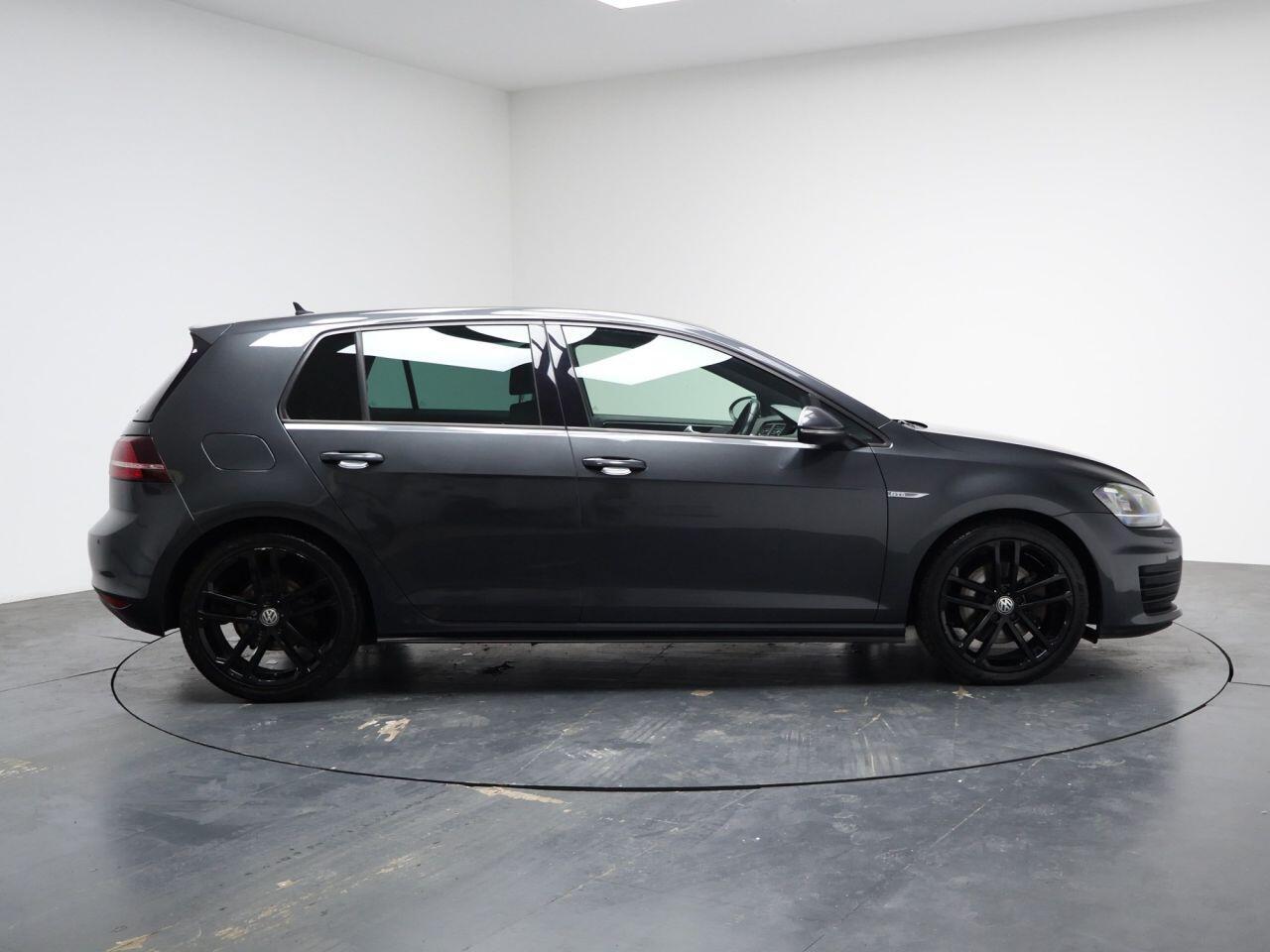 Volkswagen Golf - Image 14