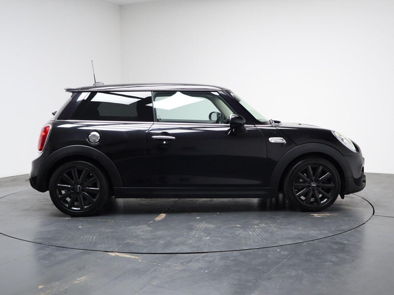 MINI Hatch - Image 14