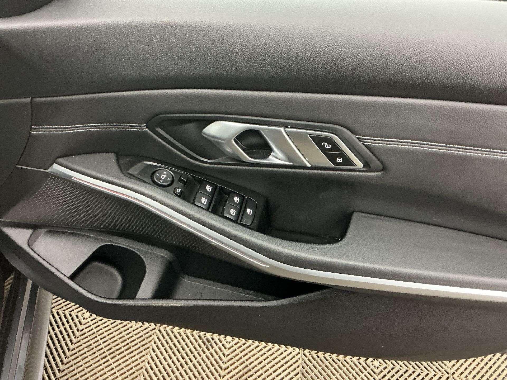 BMW 3 Series - Image 15