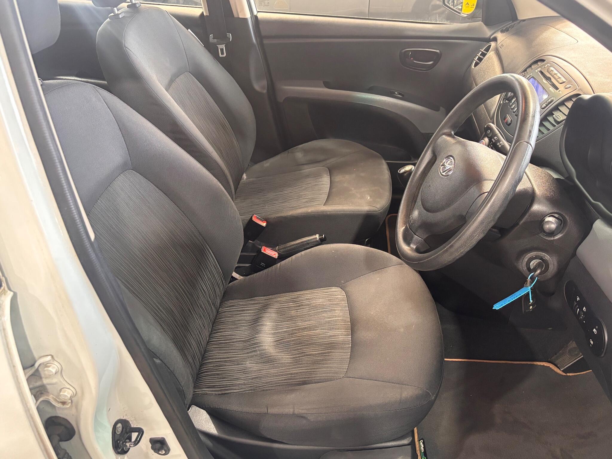 Hyundai i10 - Image 18