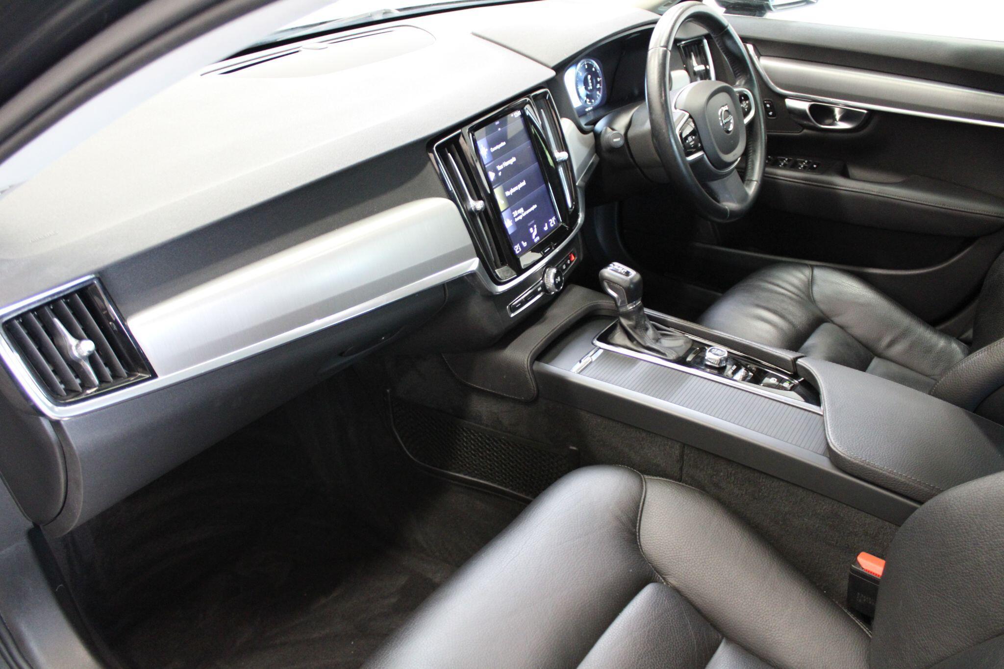 Volvo V90 - Image 2