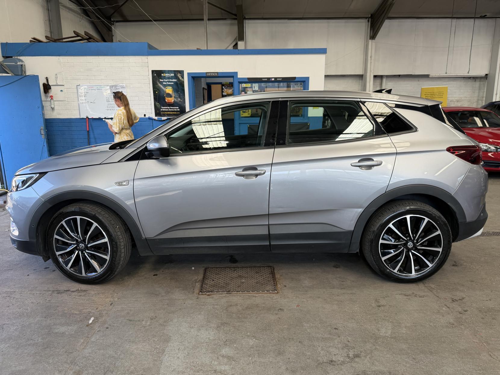 Vauxhall Grandland X - Image 2
