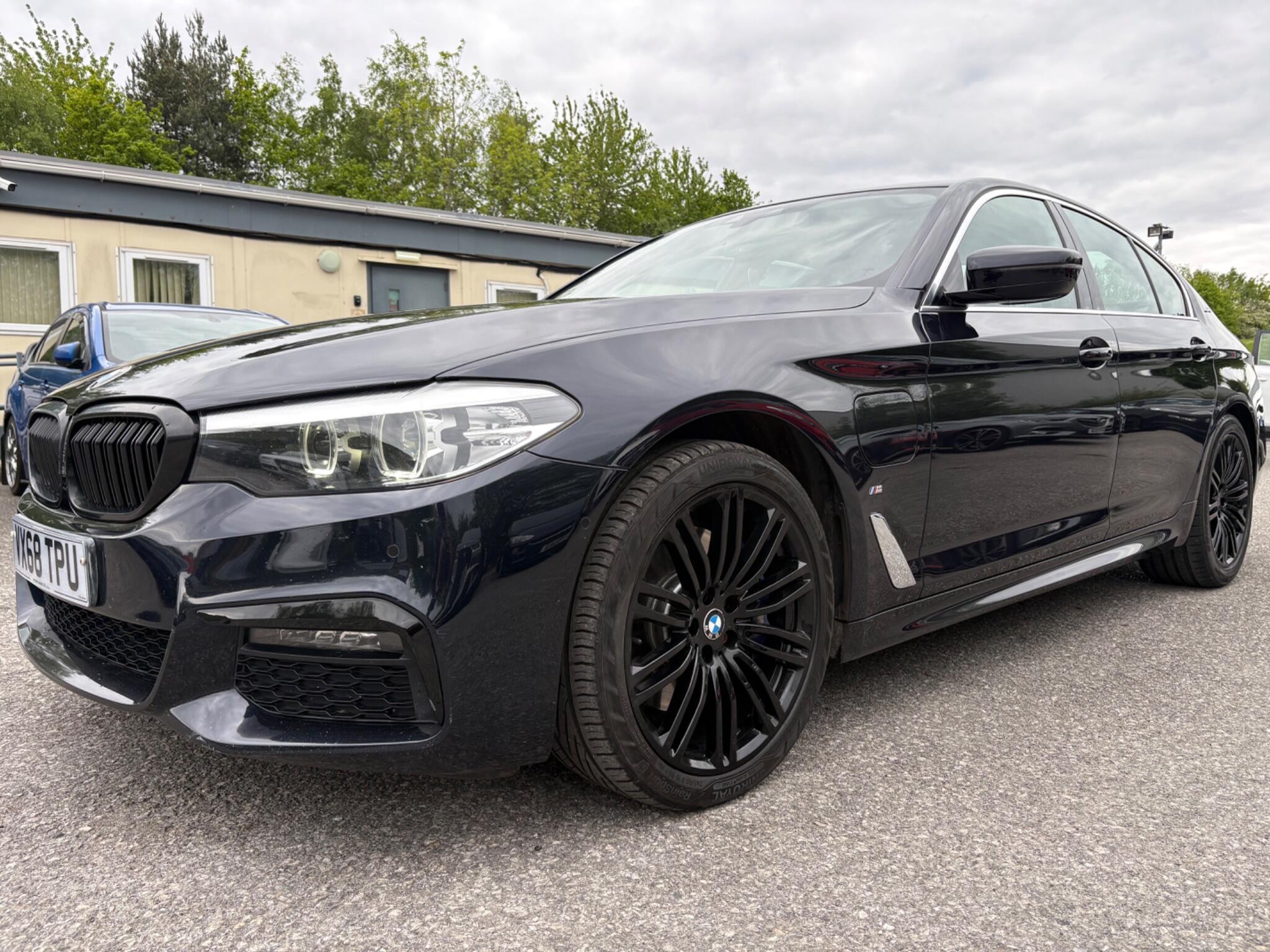 BMW 5 Series - Image 7
