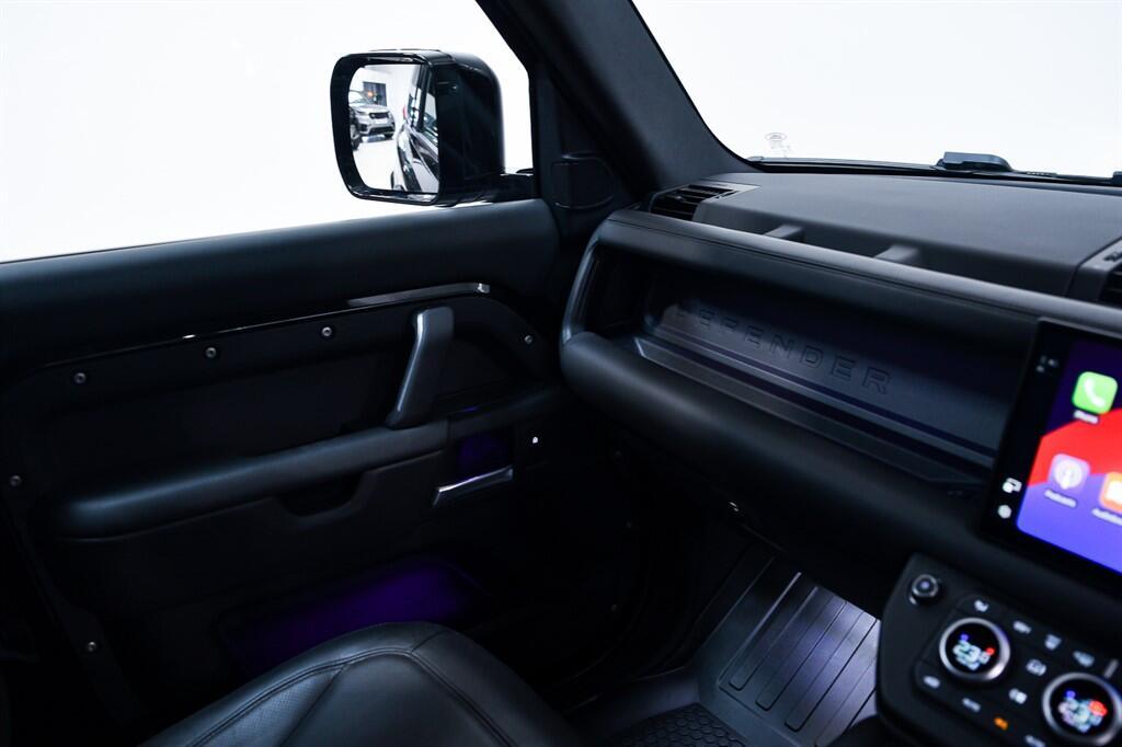 Land Rover Defender 90 - Image 16