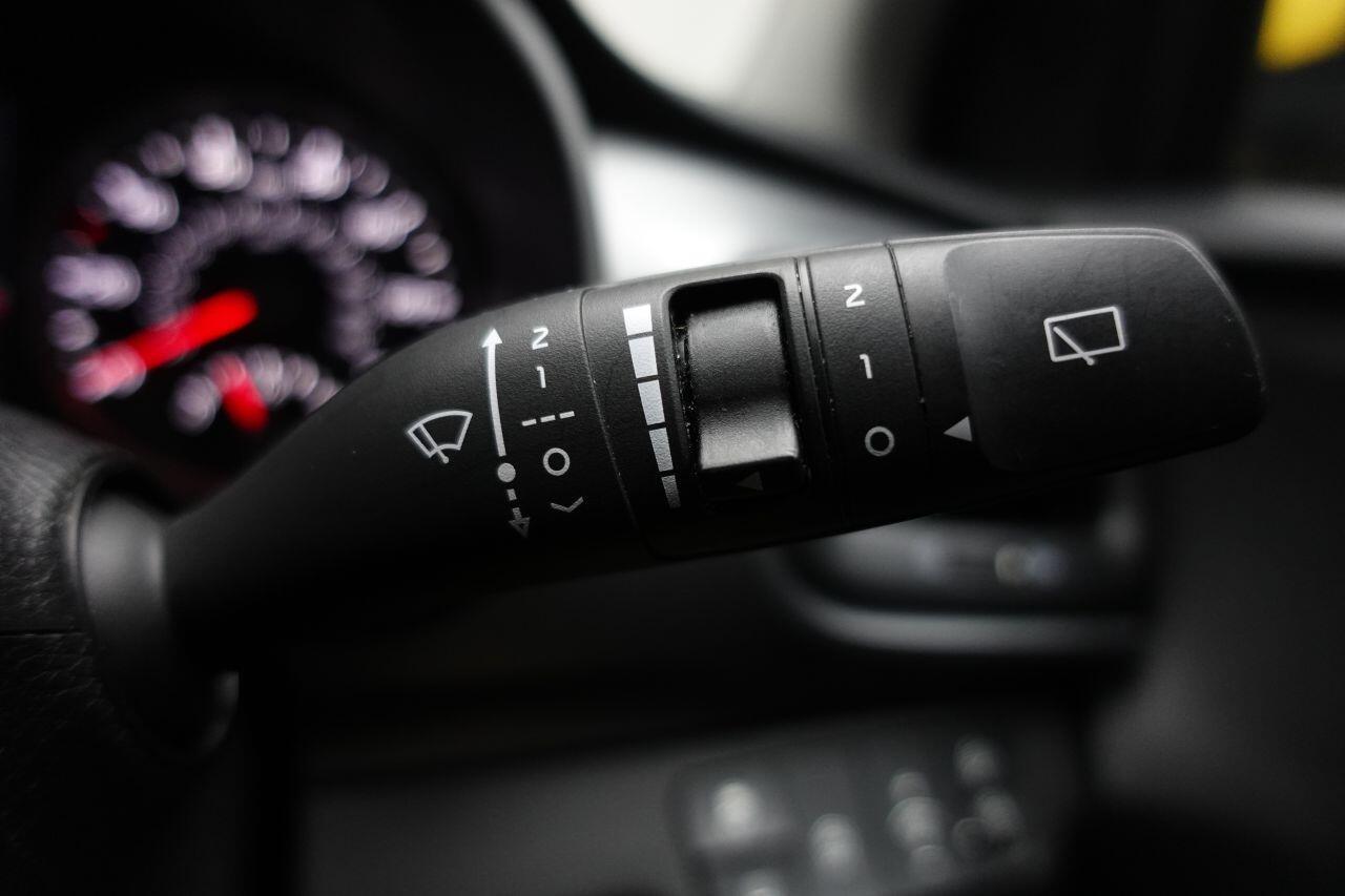 Kia Stonic - Image 43