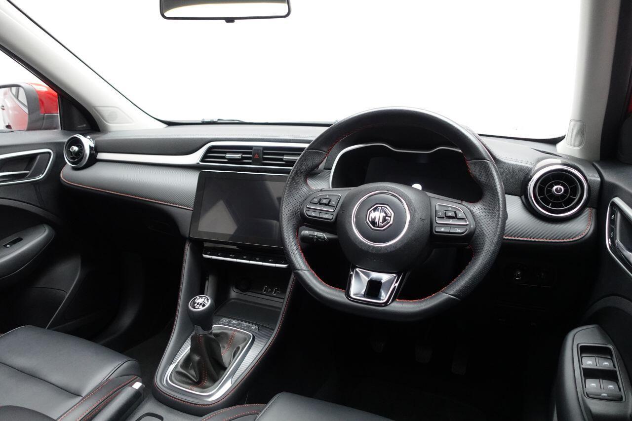 MG MG ZS - Image 15