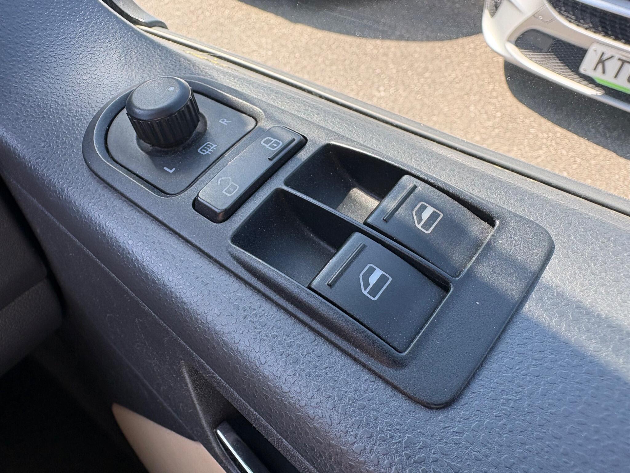 Volkswagen CARAVELLE - Image 51