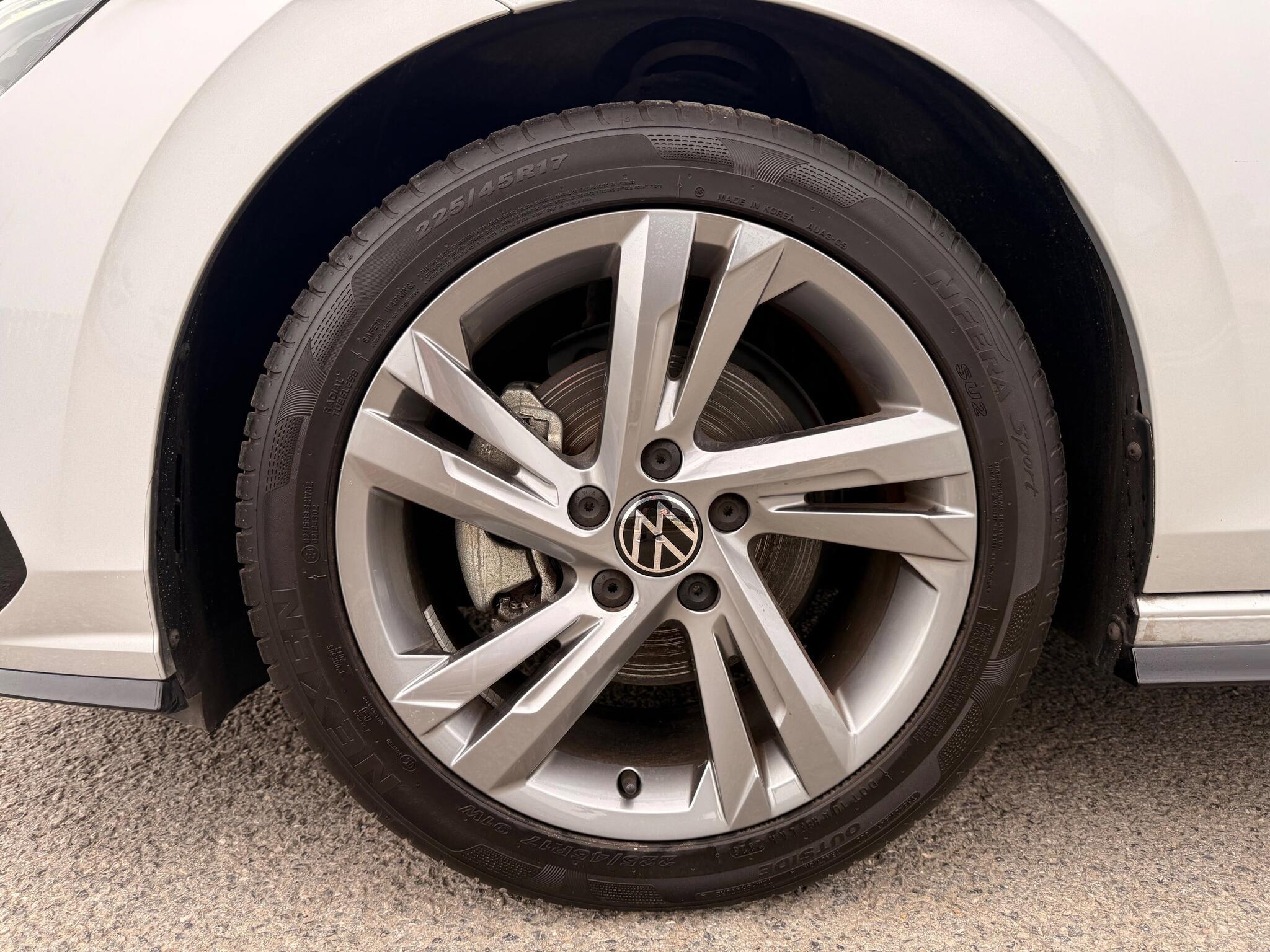 Volkswagen Golf - Image 17