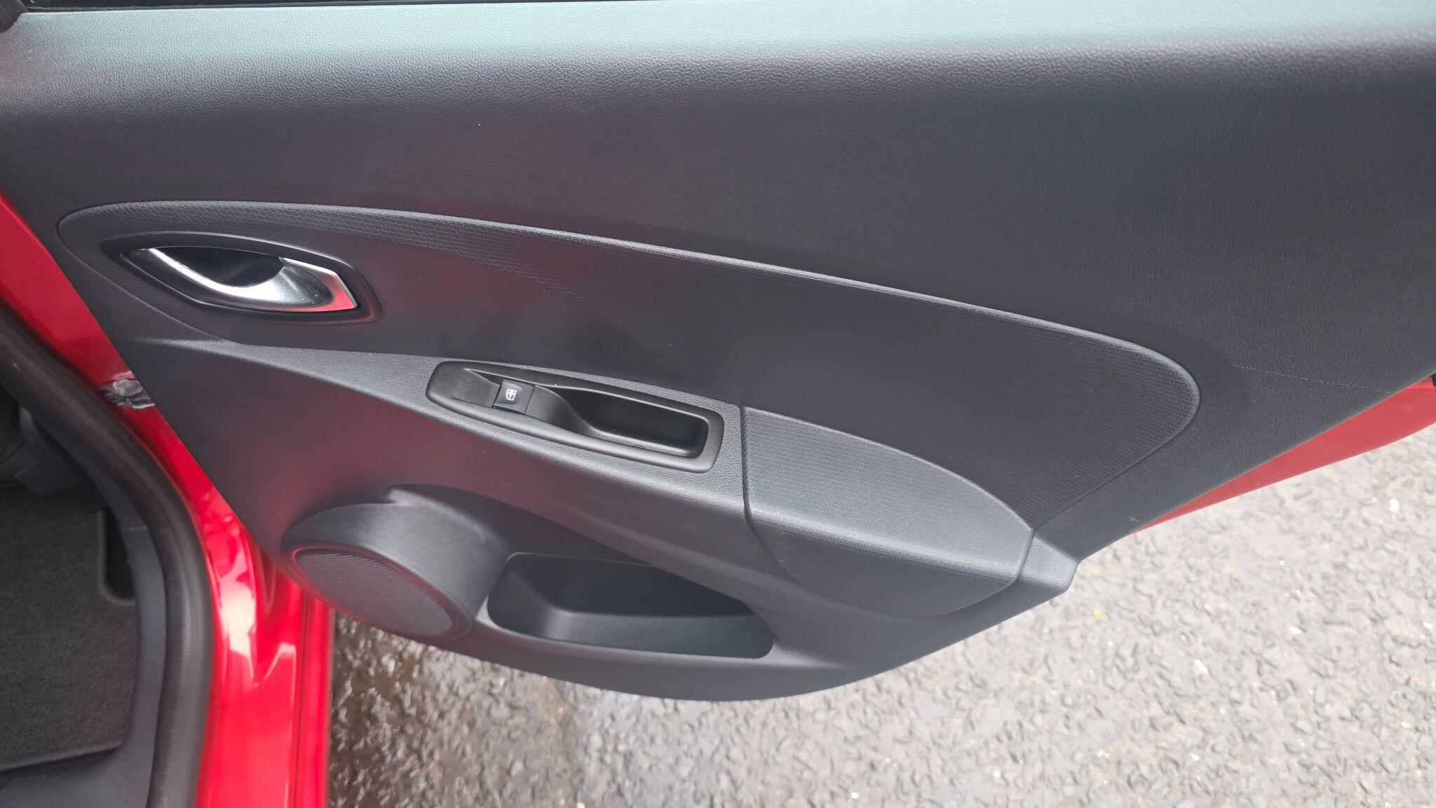 Renault Clio - Image 22