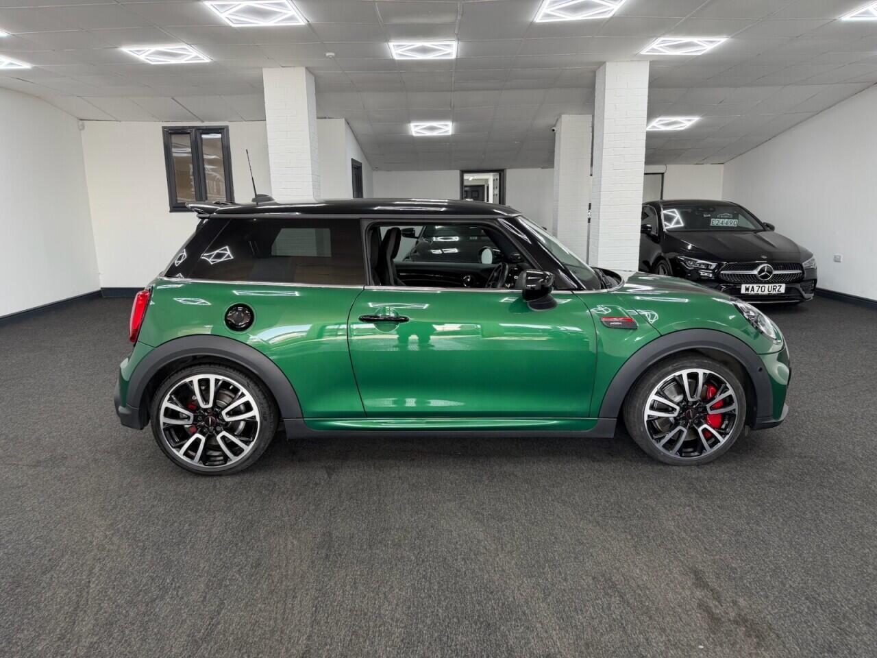 MINI Hatch - Image 4