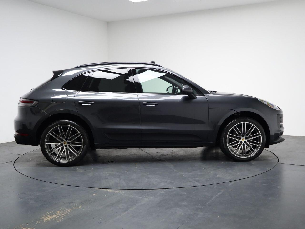 Porsche Macan - Image 14