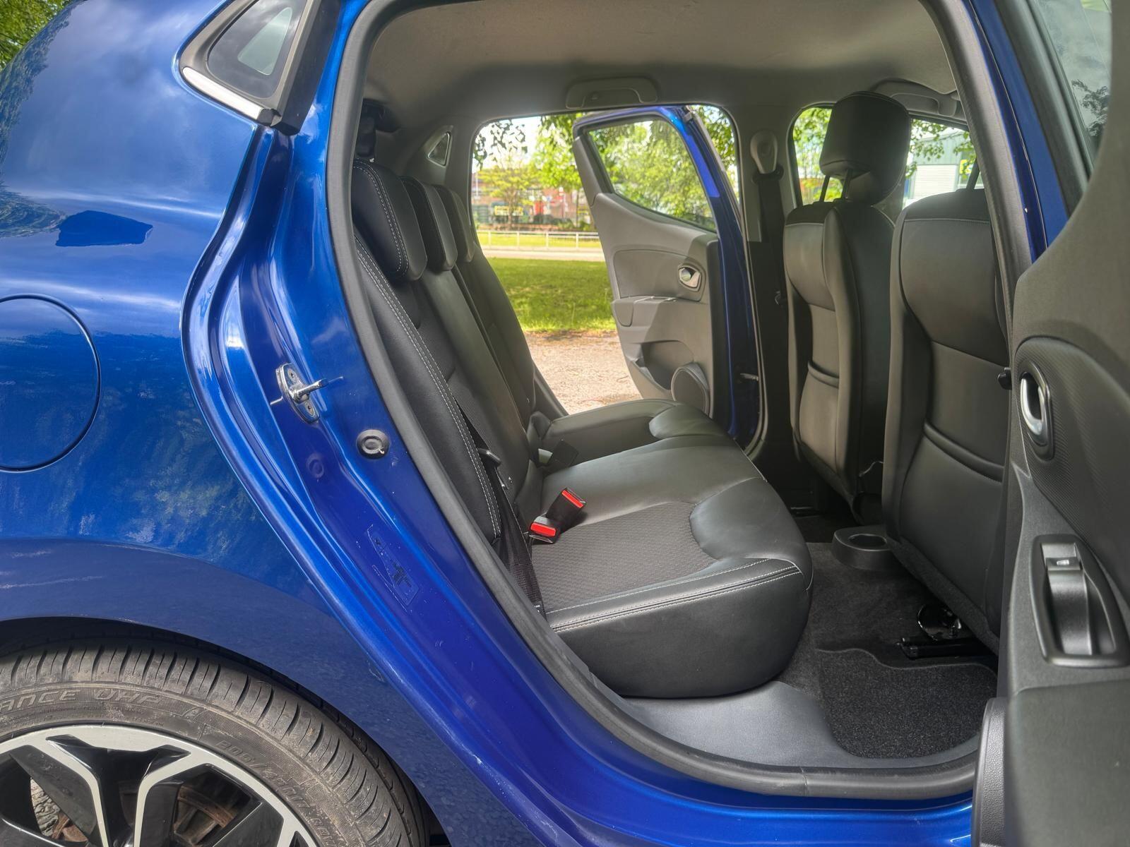Renault Clio - Image 17