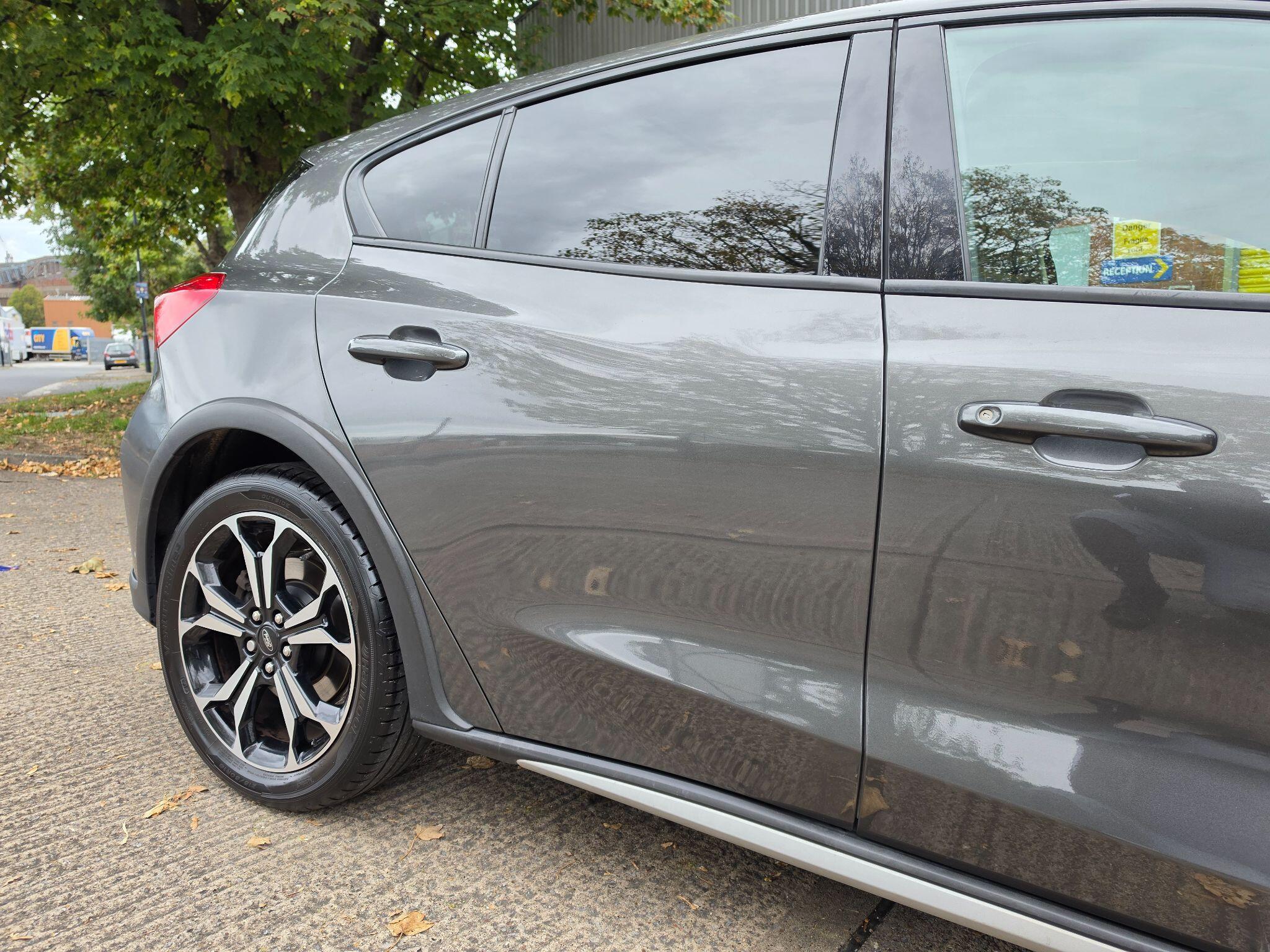 Ford Focus - Image 4