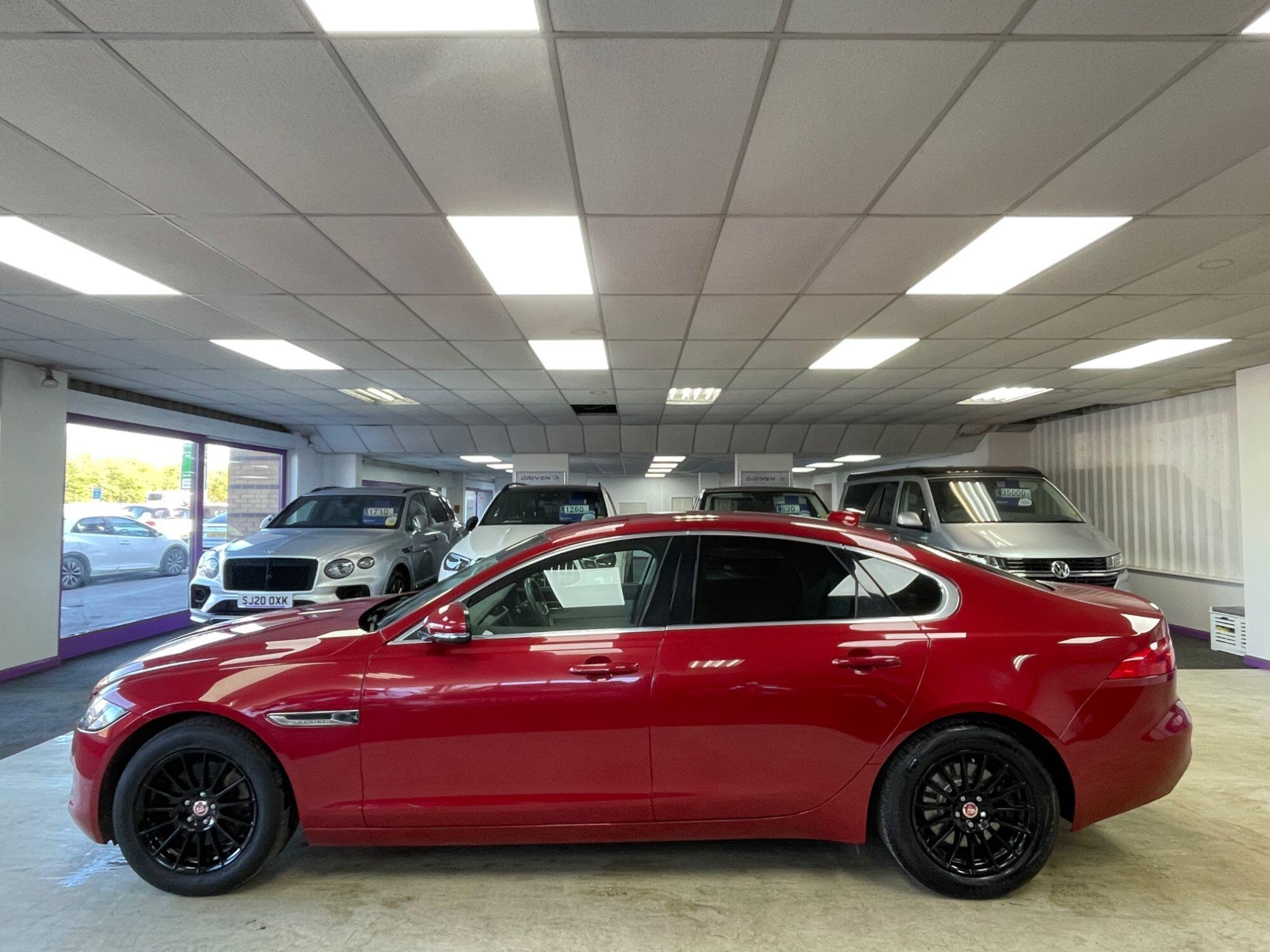 Jaguar XF - Image 12