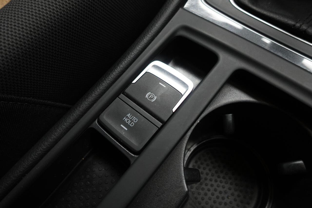 Volkswagen Golf - Image 48