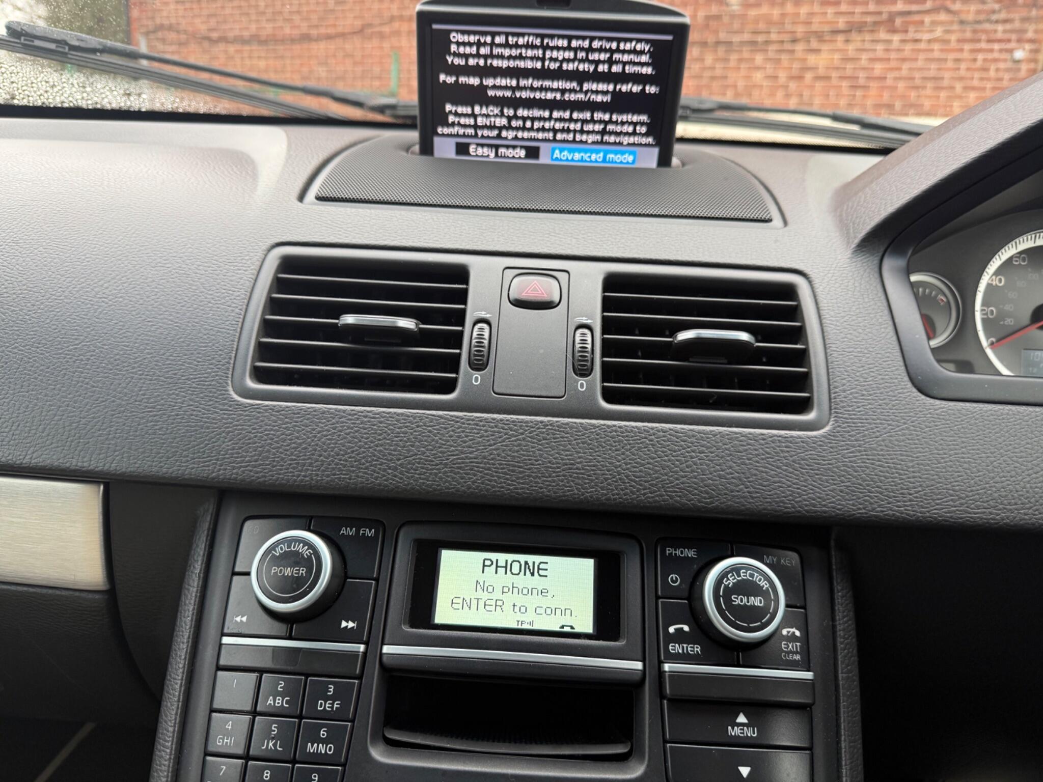 Volvo XC90 - Image 12