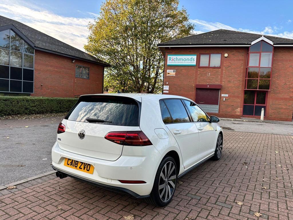 Volkswagen Golf - Image 12