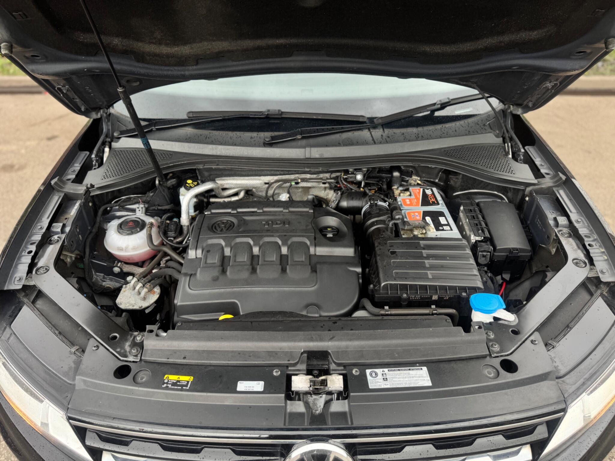 Volkswagen Tiguan - Image 20