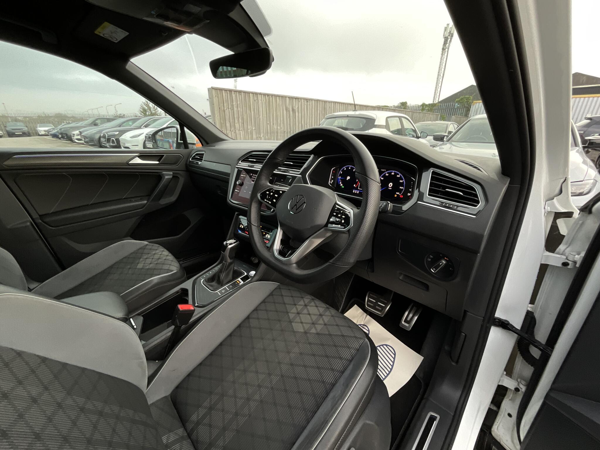 Volkswagen Tiguan - Image 2