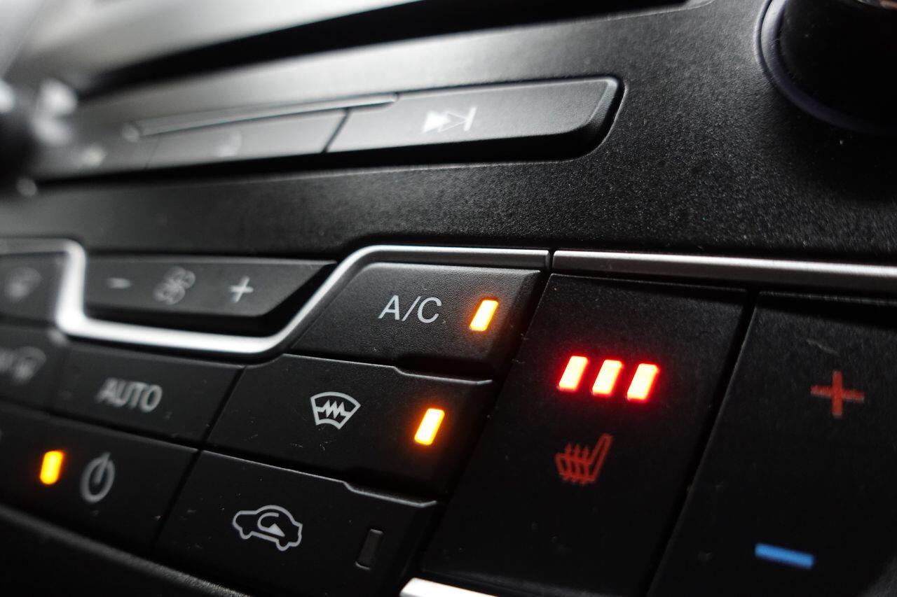 Ford Mondeo - Image 46