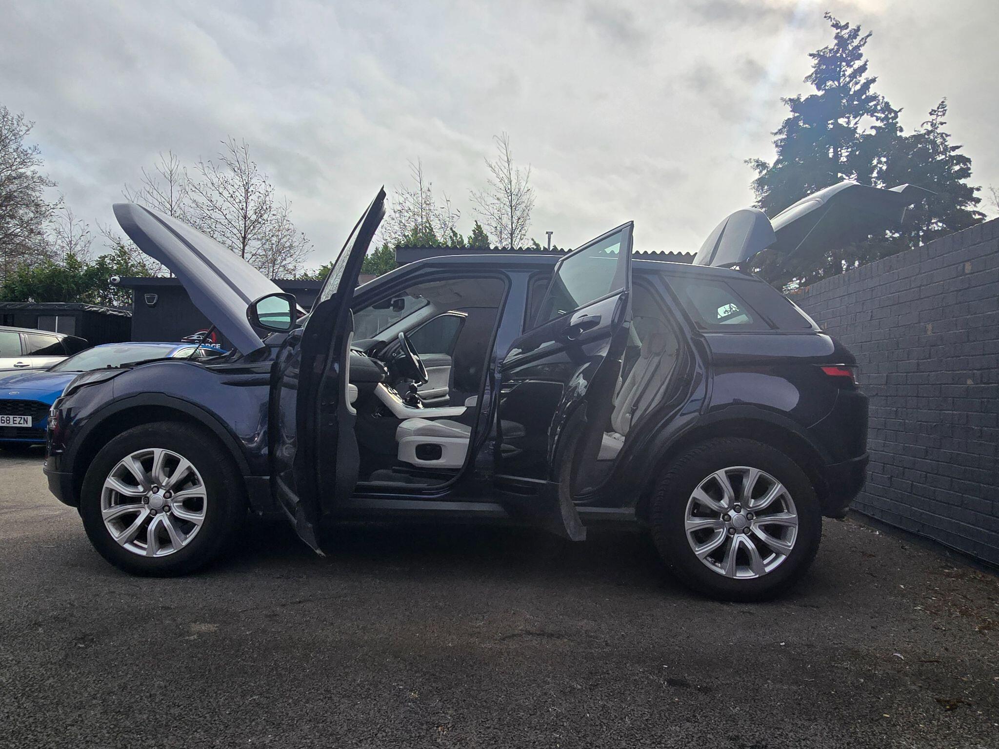 Land Rover Range Rover Evoque - Image 25