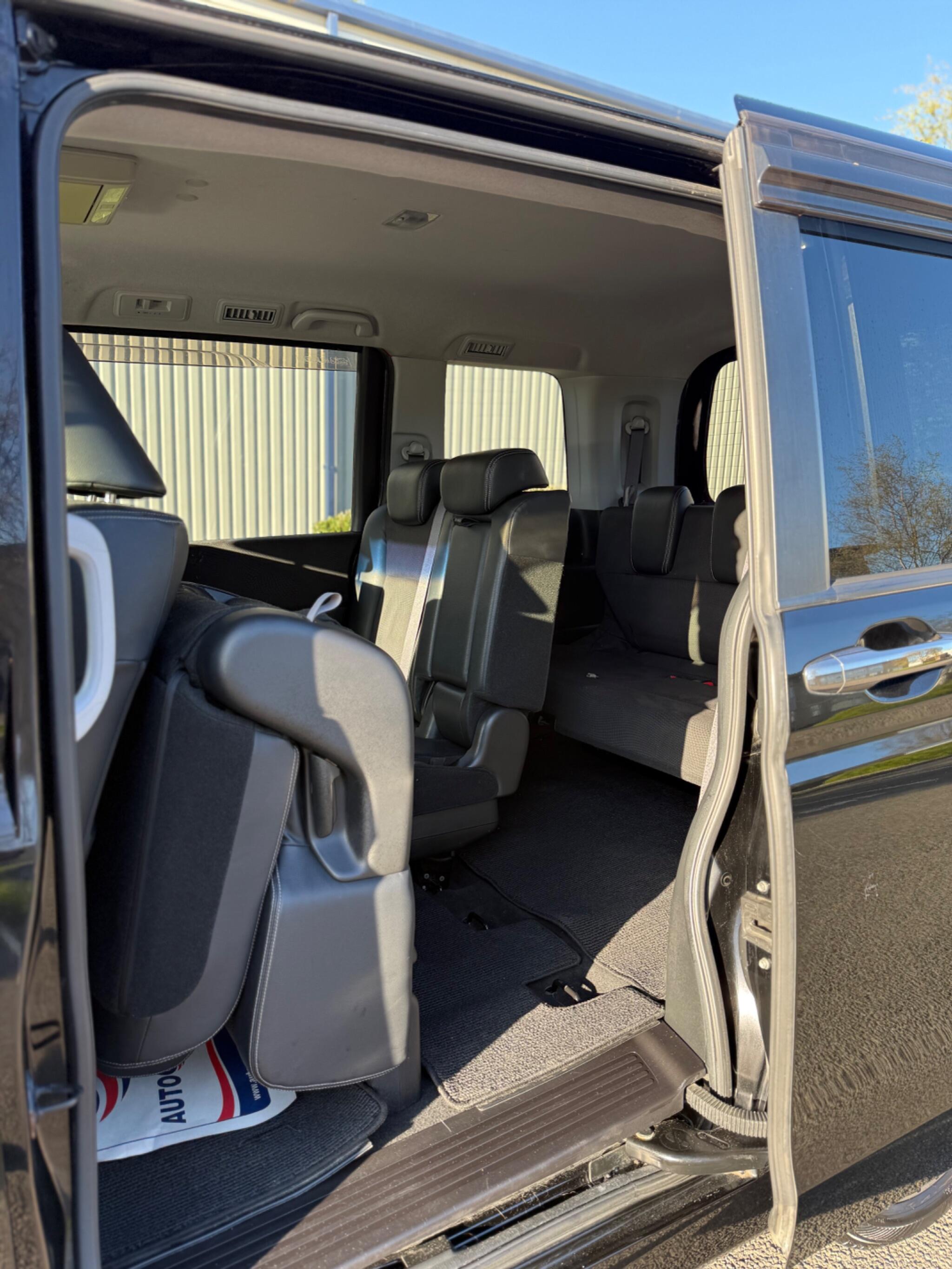 Honda Stepwagon - Image 25